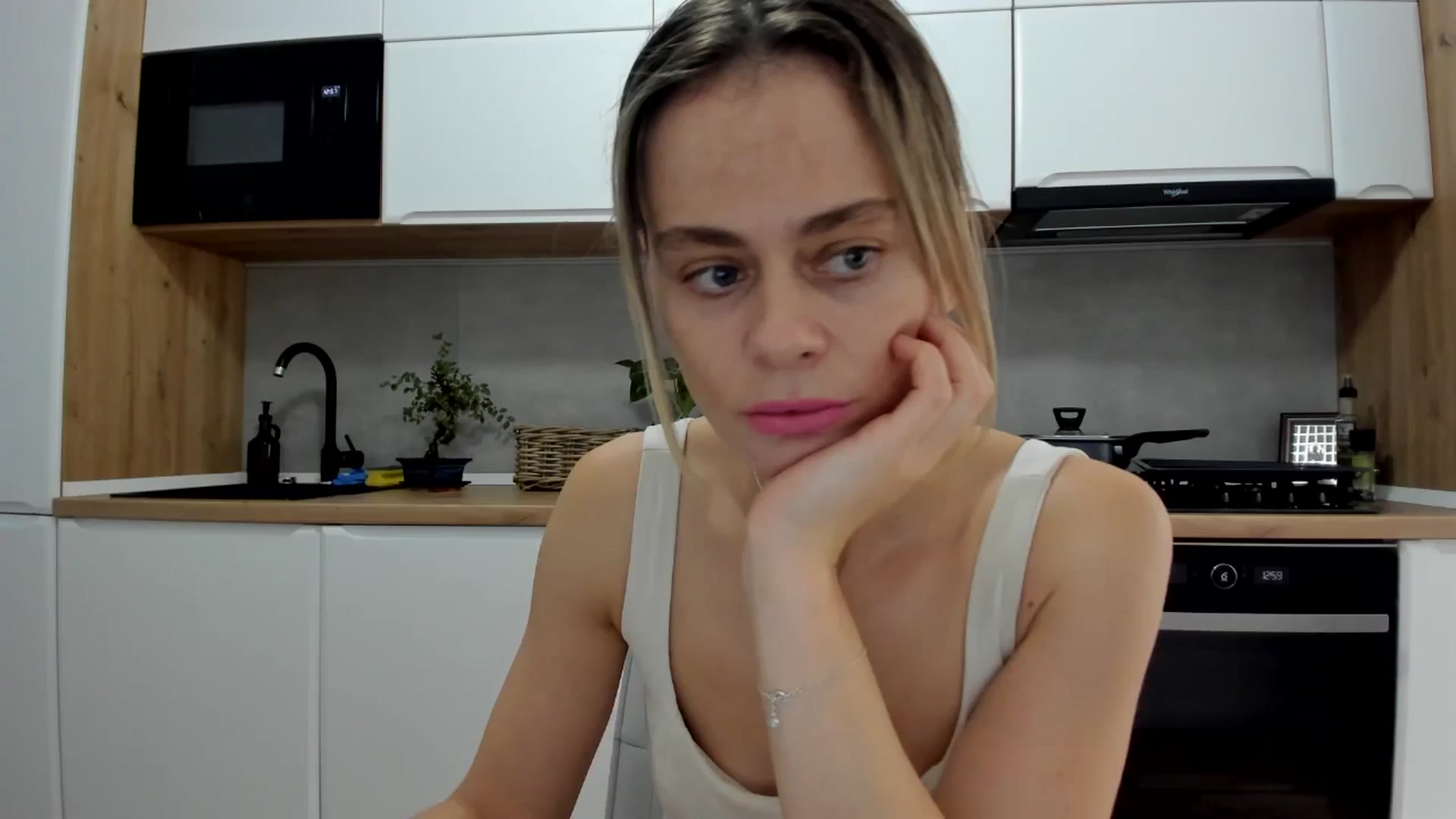 Gallery image thumbnail from DebbyPaige's myfreecams stream on, 10/09/2025, 14:01 image 3 of 20