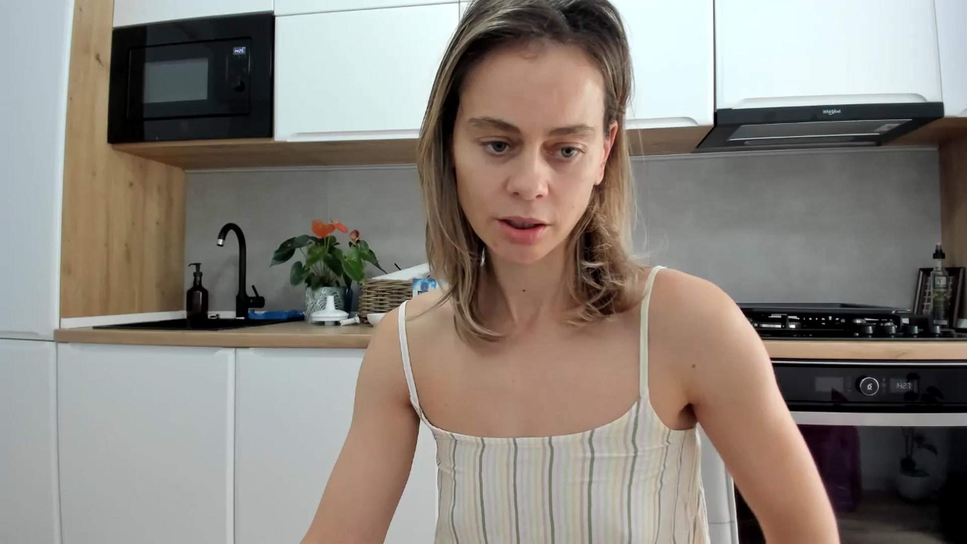 Gallery image thumbnail from DebbyPaige's myfreecams stream on, 10/15/2025, 13:53 image 6 of 20
