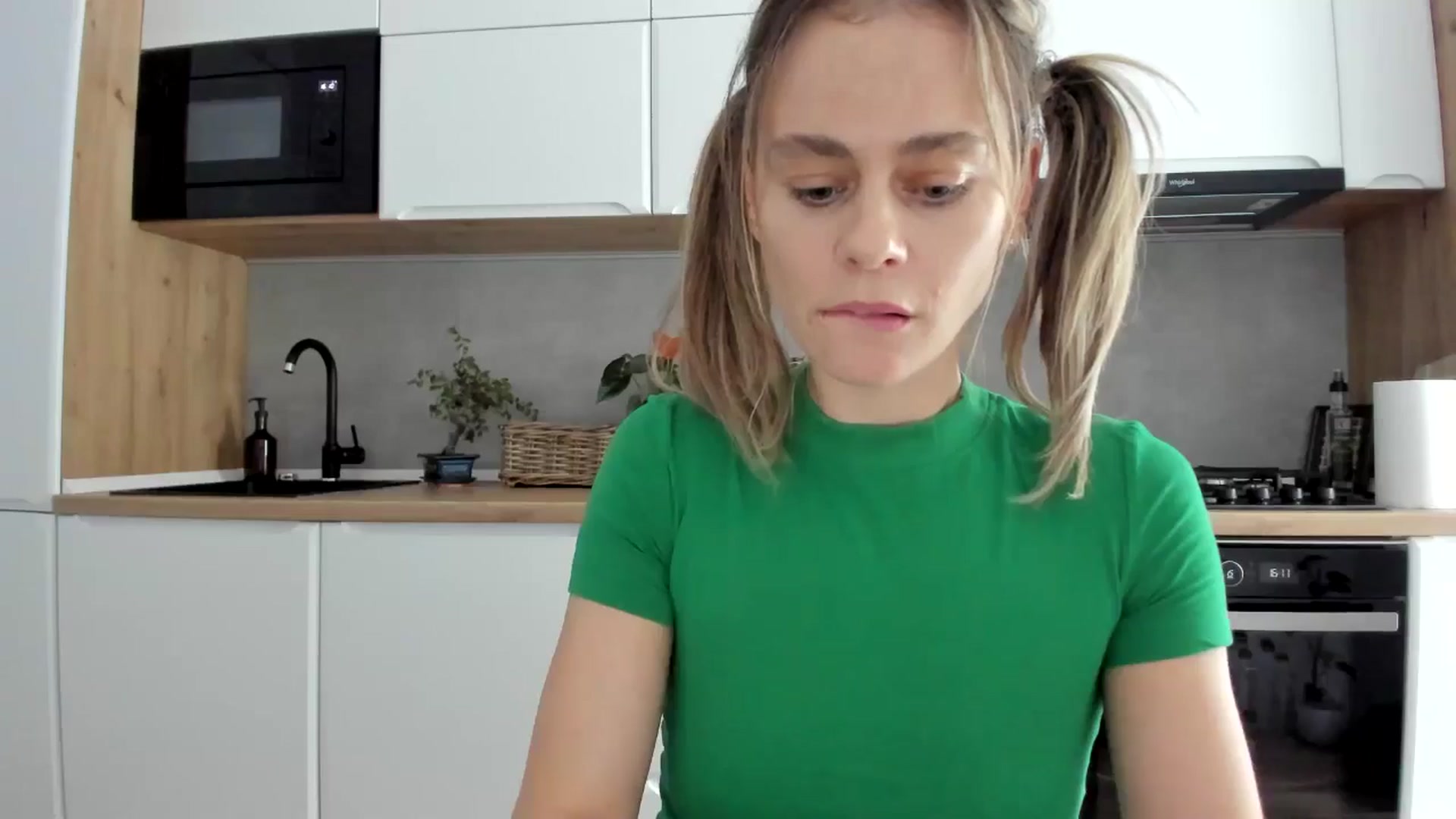 Gallery image thumbnail from DebbyPaige's myfreecams stream on, 10/19/2025, 15:57 image 9 of 20