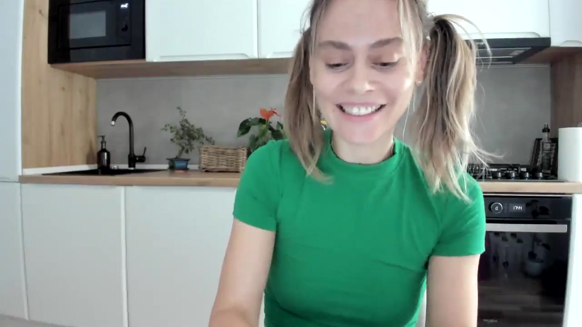 Gallery image thumbnail from DebbyPaige's myfreecams stream on, 10/19/2025, 15:57 image 16 of 20