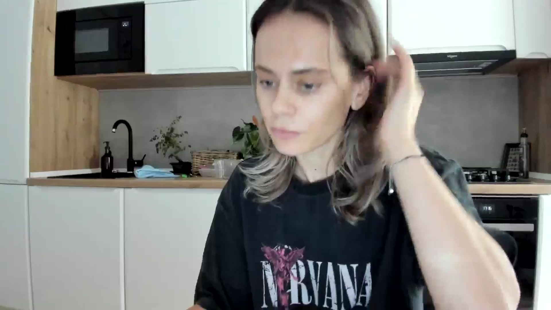 Gallery image thumbnail from DebbyPaige's myfreecams stream on, 11/01/2025, 14:20 image 17 of 20