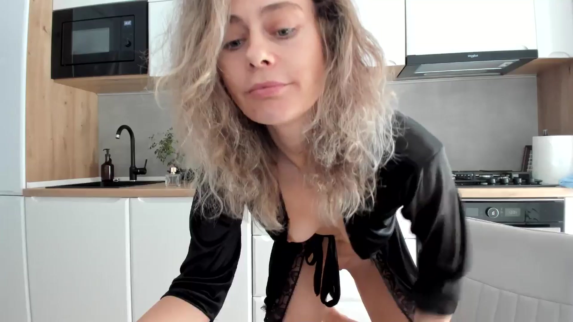 Gallery image thumbnail from DebbyPaige's myfreecams stream on, 11/03/2025, 11:10 image 11 of 20