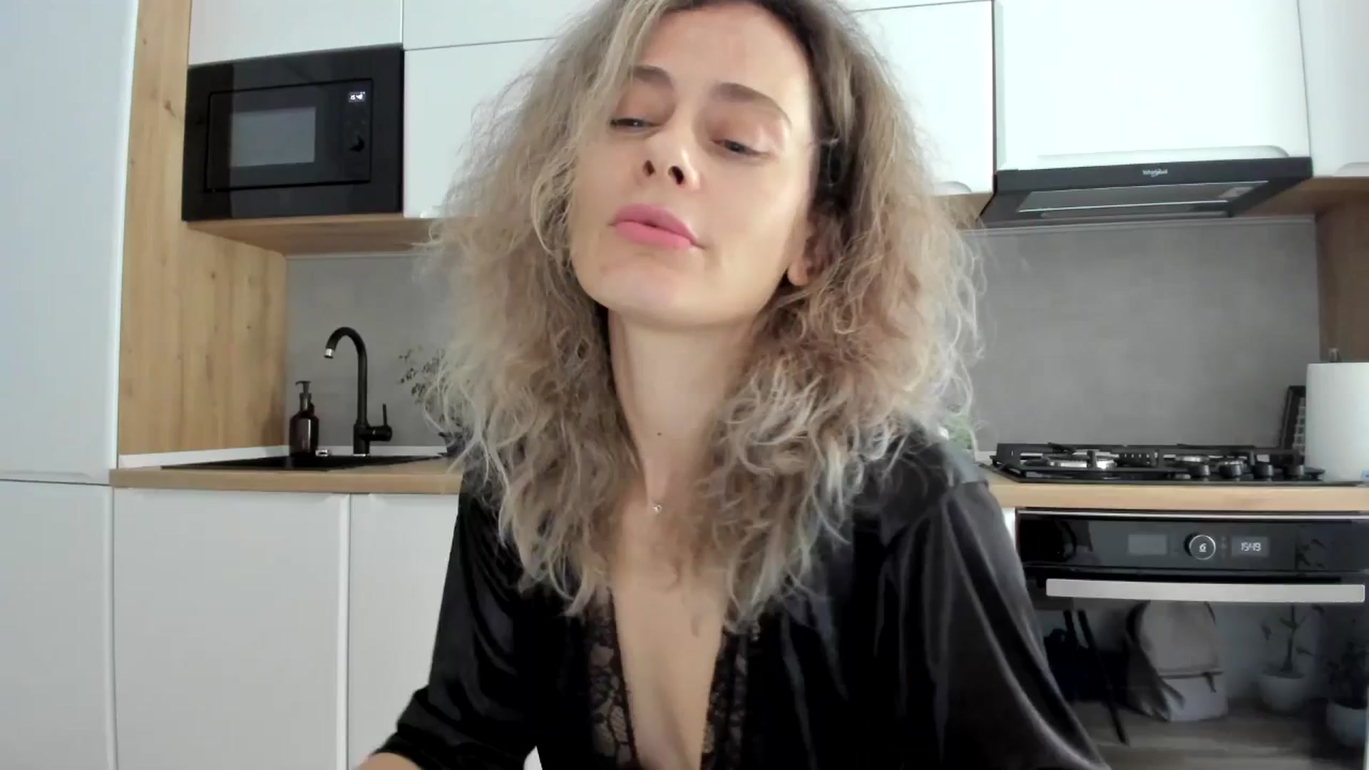 Gallery image thumbnail from DebbyPaige's myfreecams stream on, 11/03/2025, 13:10 image 6 of 20