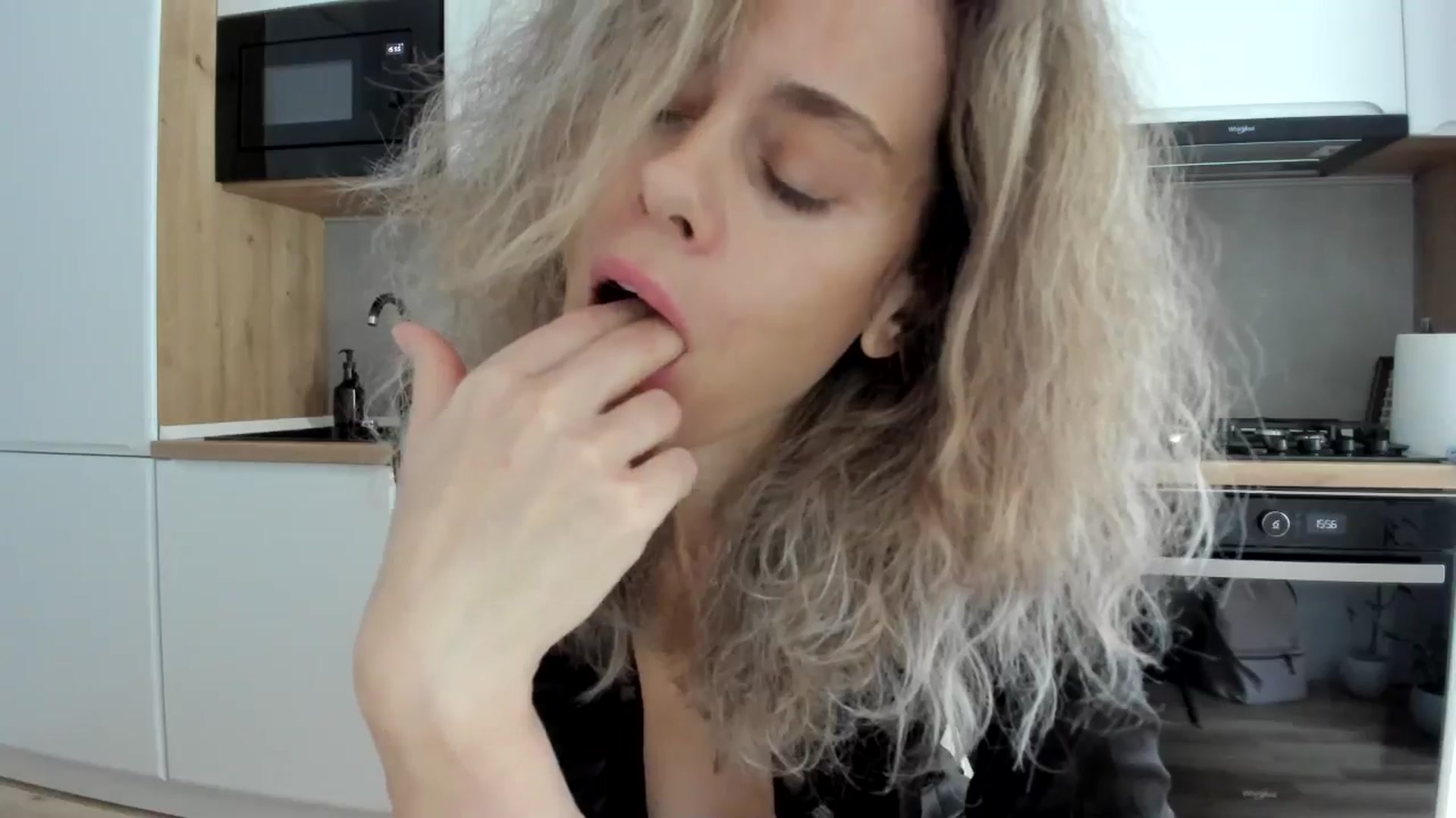 Gallery image thumbnail from DebbyPaige's myfreecams stream on, 11/03/2025, 13:10 image 11 of 20