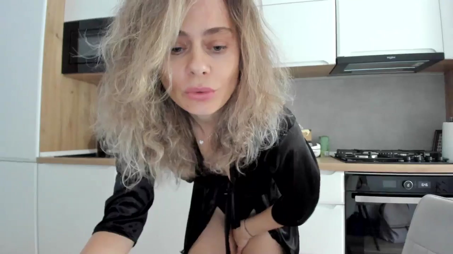 Gallery image thumbnail from DebbyPaige's myfreecams stream on, 11/03/2025, 14:15 image 10 of 20