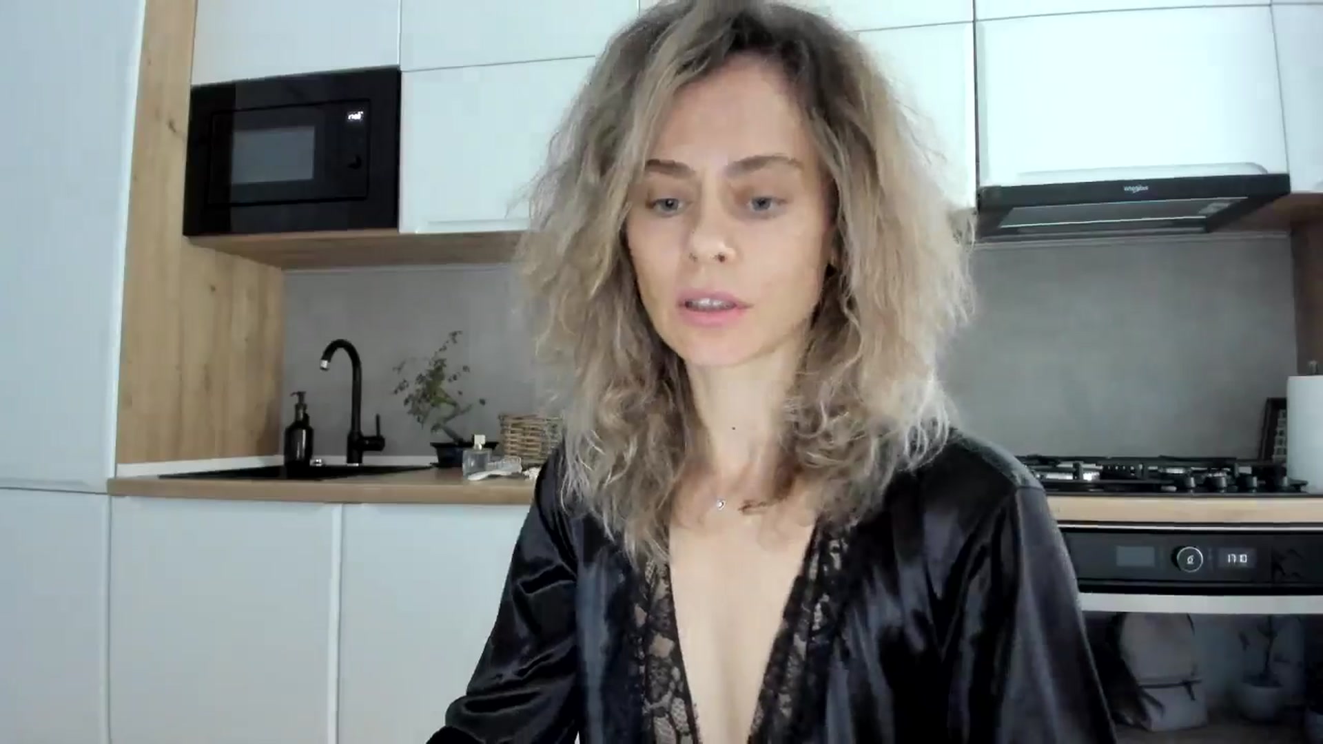 Gallery image thumbnail from DebbyPaige's myfreecams stream on, 11/03/2025, 14:15 image 20 of 20