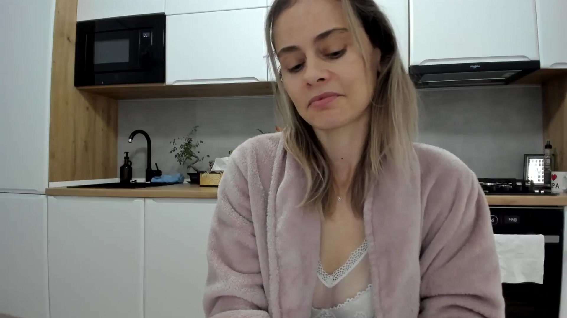Gallery image thumbnail from DebbyPaige's myfreecams stream on, 11/04/2025, 11:59 image 19 of 20