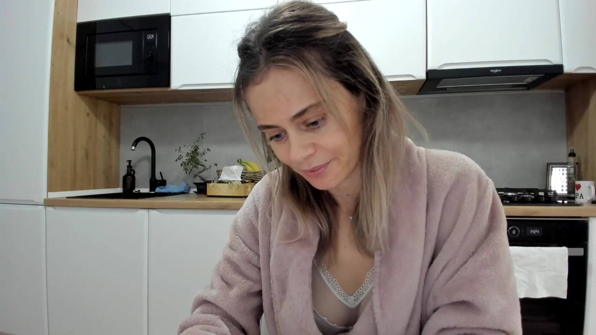 Gallery image thumbnail from DebbyPaige's myfreecams stream on, 11/04/2025, 11:59 image 13 of 20