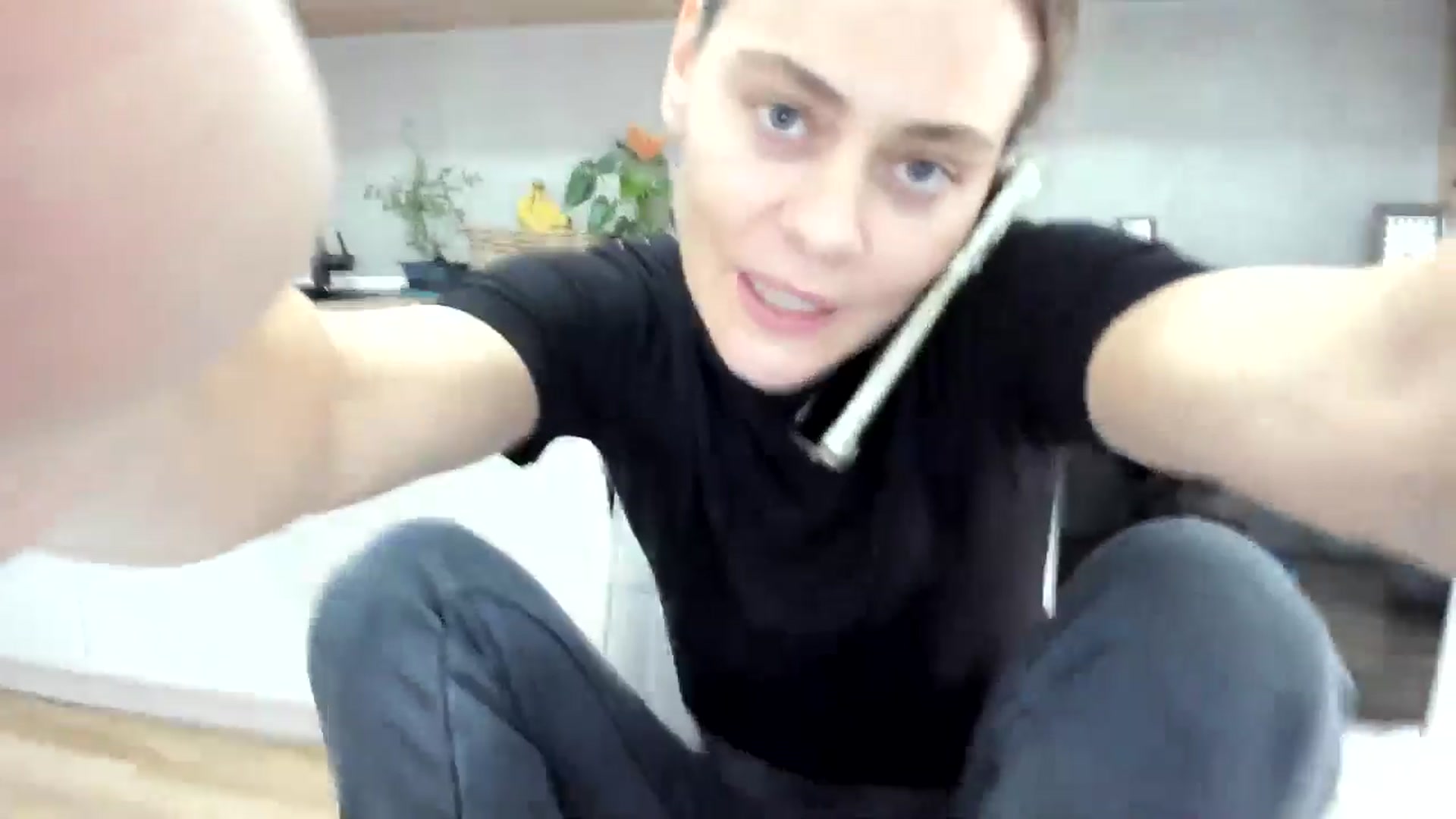 Gallery image thumbnail from DebbyPaige's myfreecams stream on, 11/11/2025, 12:43 image 17 of 20