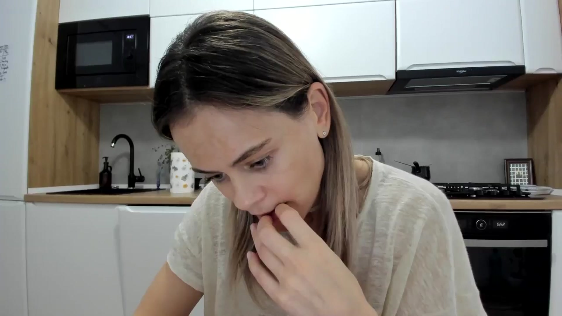 Gallery image thumbnail from DebbyPaige's myfreecams stream on, 11/12/2025, 14:13 image 16 of 20