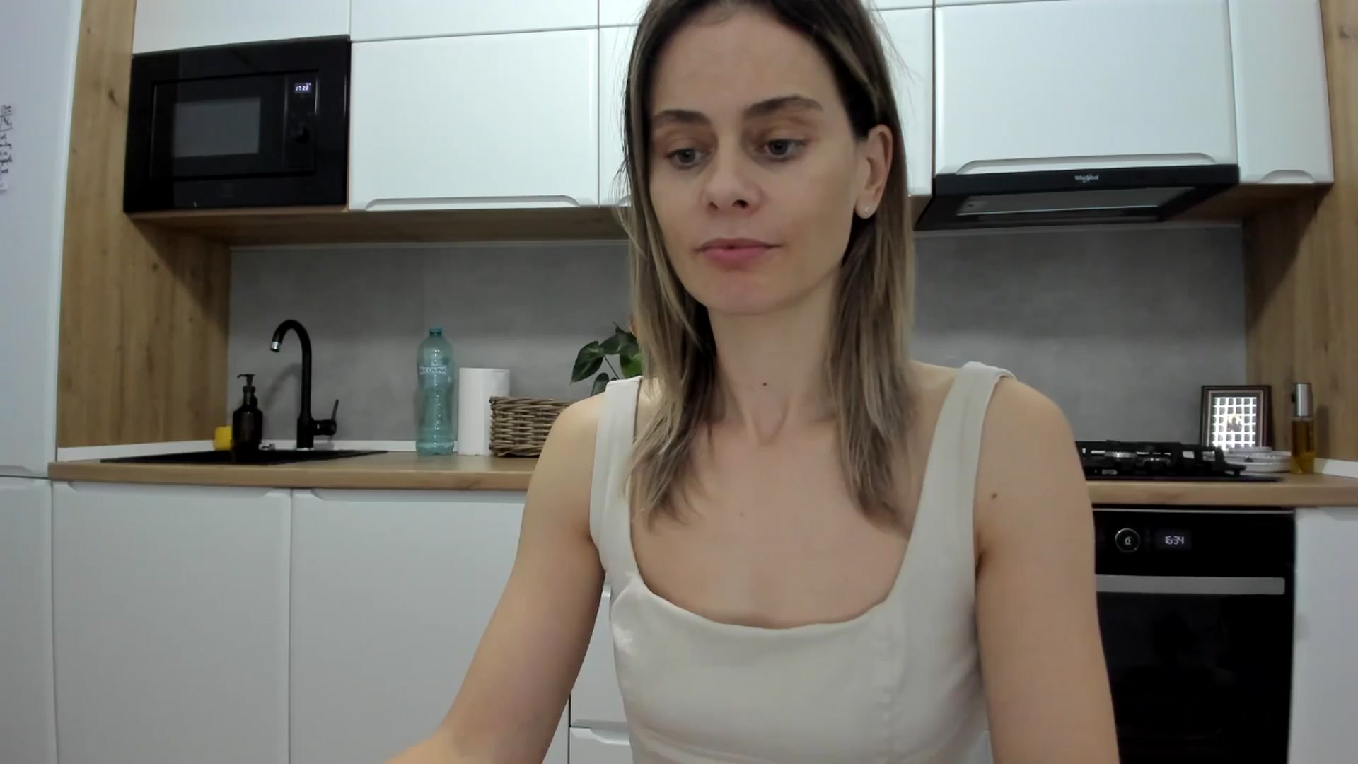 Gallery image thumbnail from DebbyPaige's myfreecams stream on, 11/21/2025, 14:43 image 15 of 20