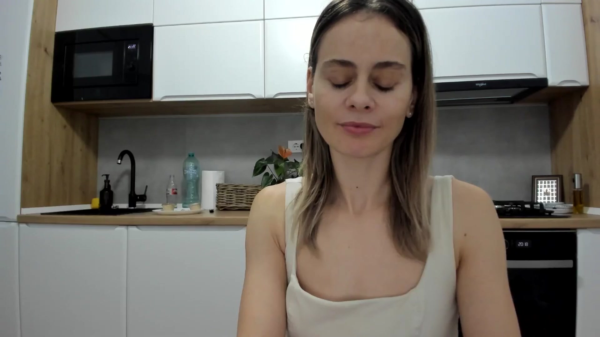 Gallery image thumbnail from DebbyPaige's myfreecams stream on, 11/21/2025, 18:45 image 13 of 20