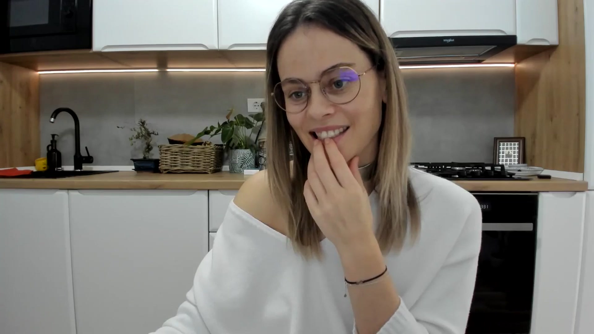 Gallery image thumbnail from DebbyPaige's myfreecams stream on, 11/27/2025, 11:44 image 18 of 20