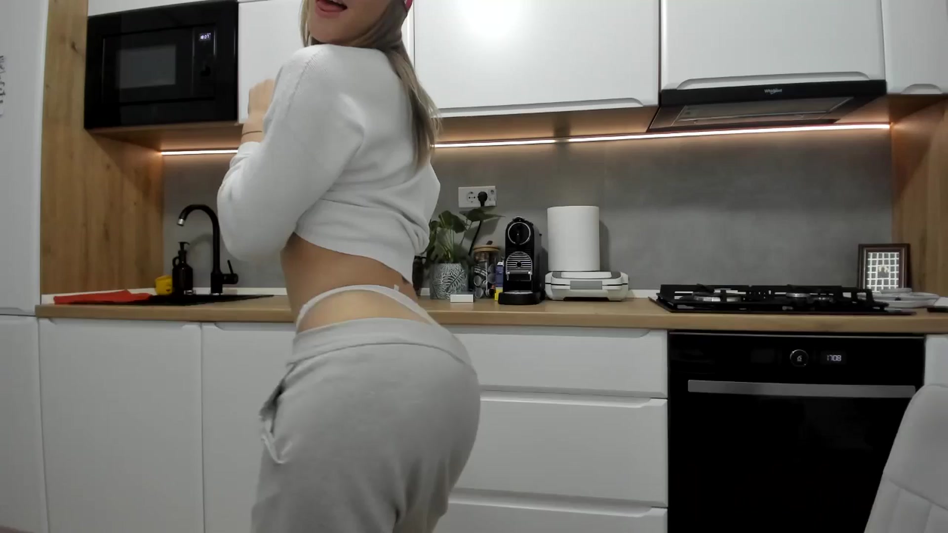 Gallery image thumbnail from DebbyPaige's myfreecams stream on, 11/27/2025, 15:19 image 19 of 20