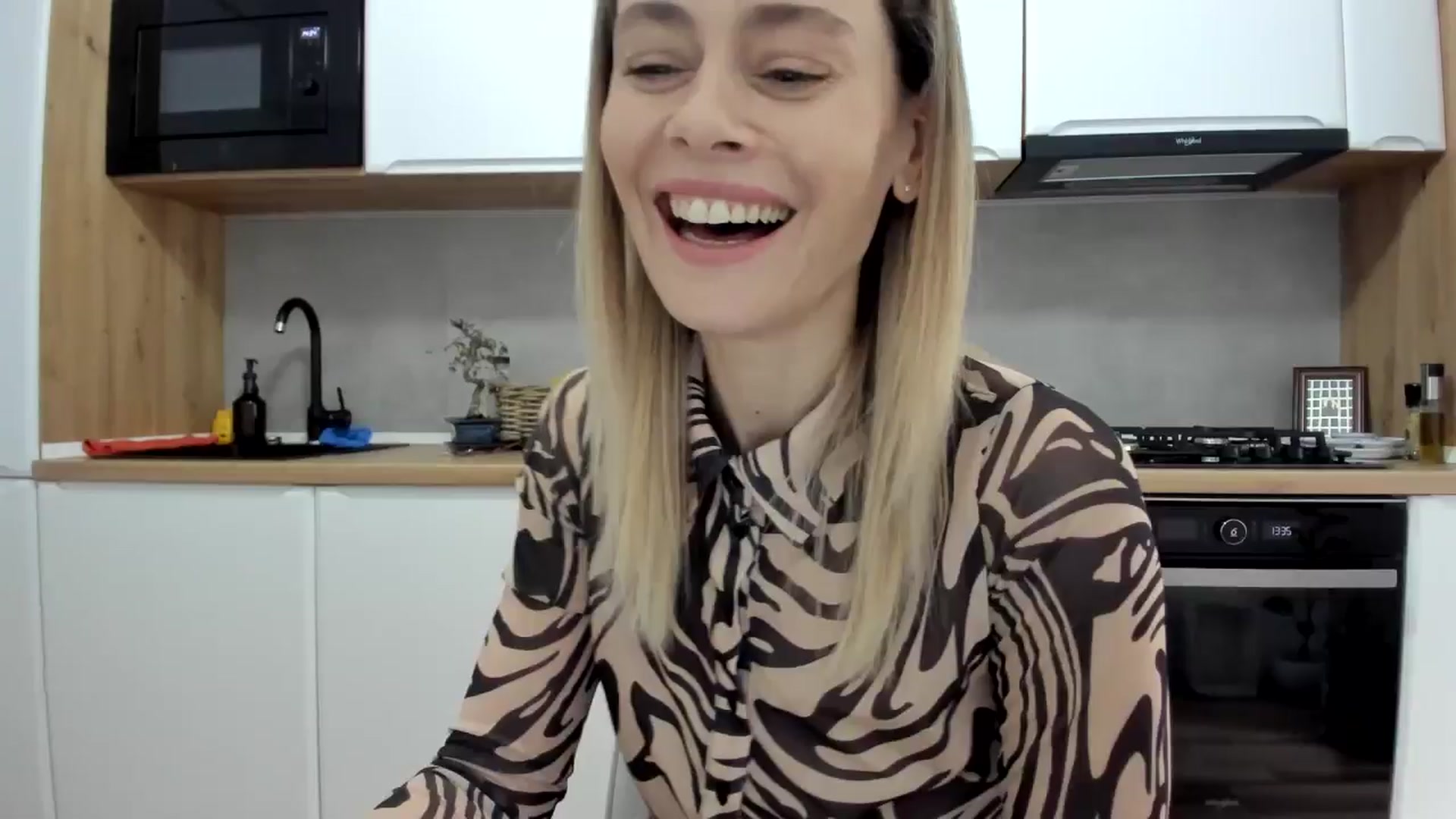 Gallery image thumbnail from DebbyPaige's myfreecams stream on, 12/02/2025, 15:04 image 4 of 20
