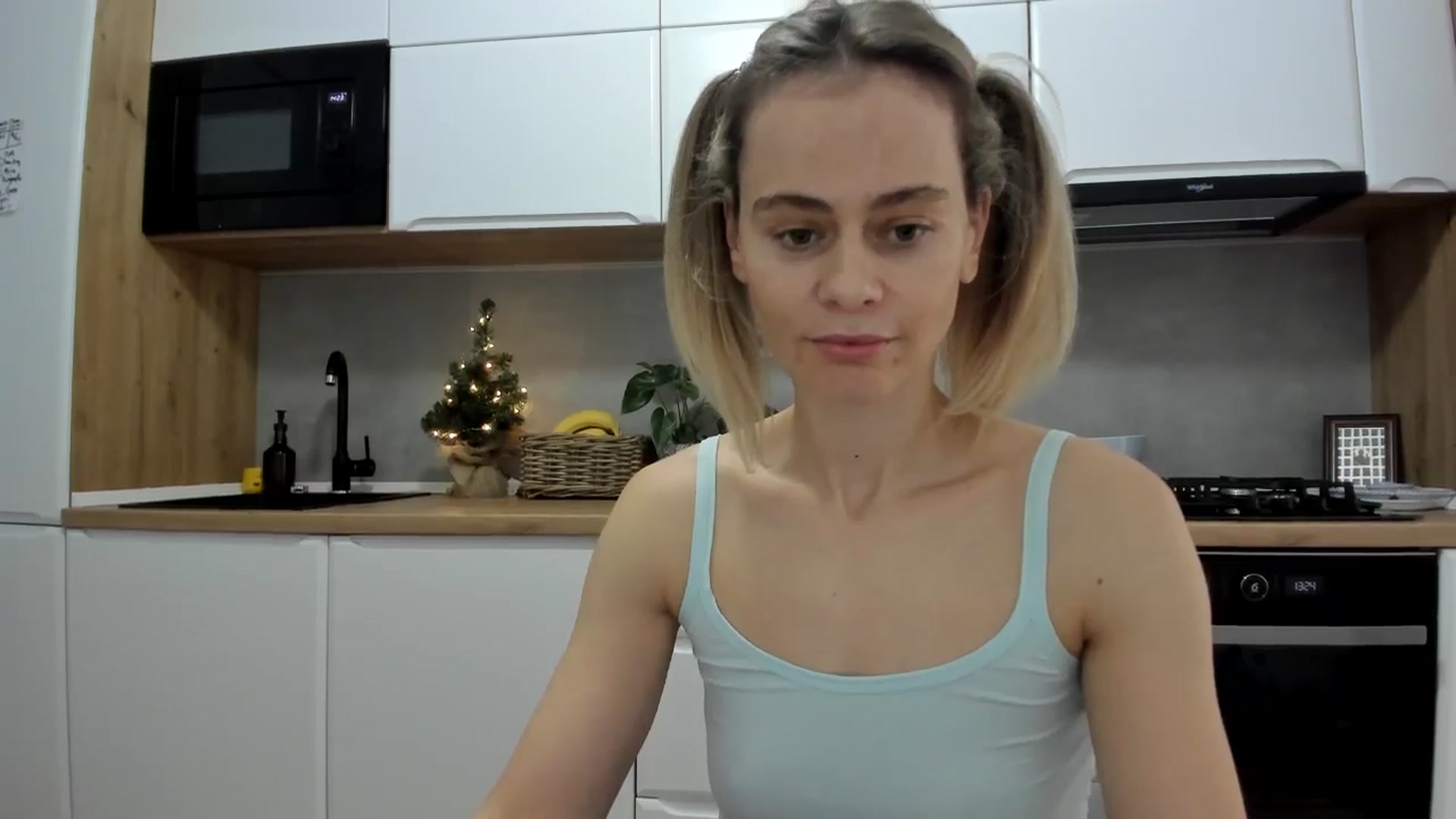 Gallery image thumbnail from DebbyPaige's myfreecams stream on, 12/08/2025, 12:20 image 12 of 20