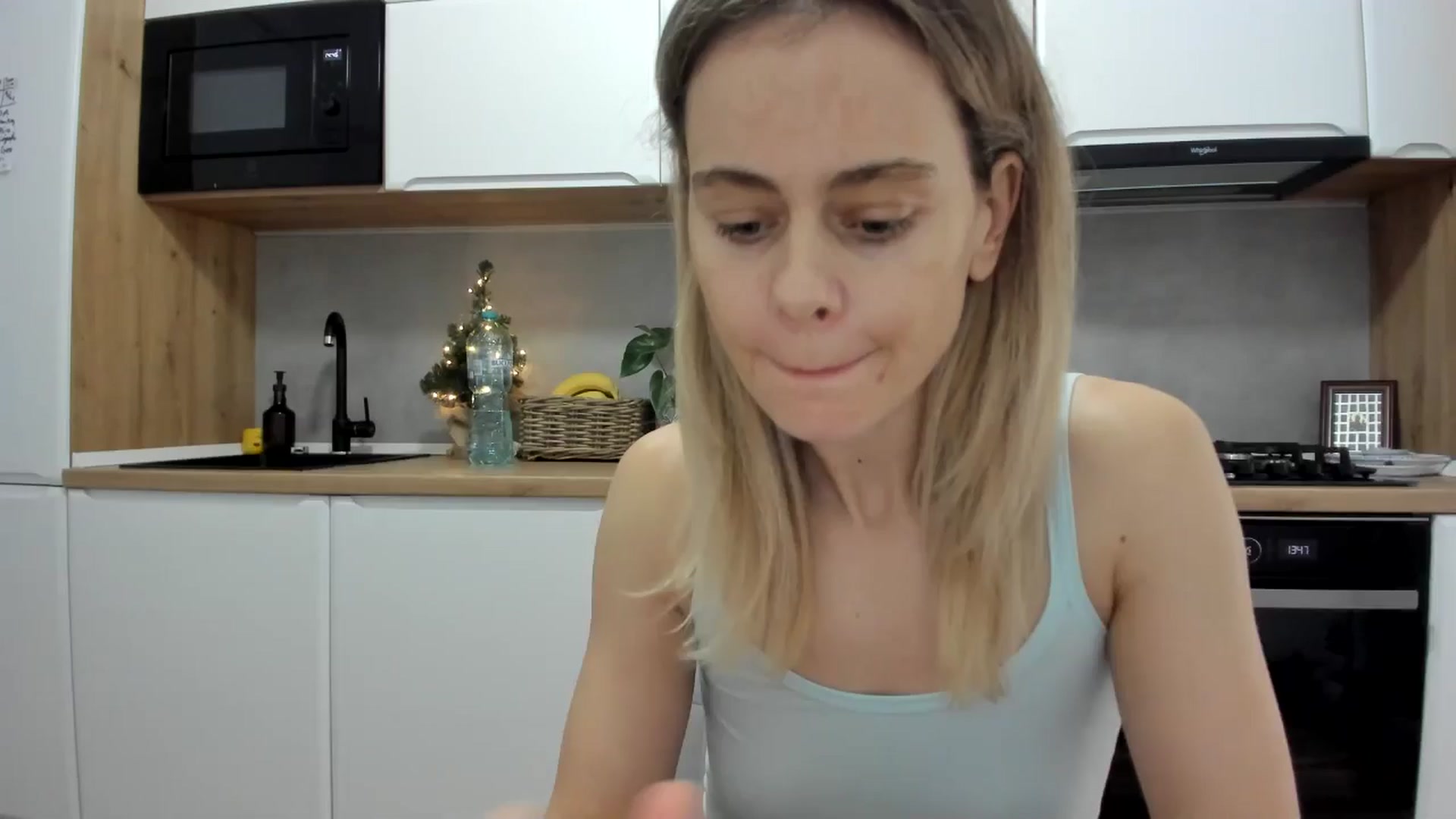 Gallery image thumbnail from DebbyPaige's myfreecams stream on, 12/08/2025, 12:20 image 16 of 20