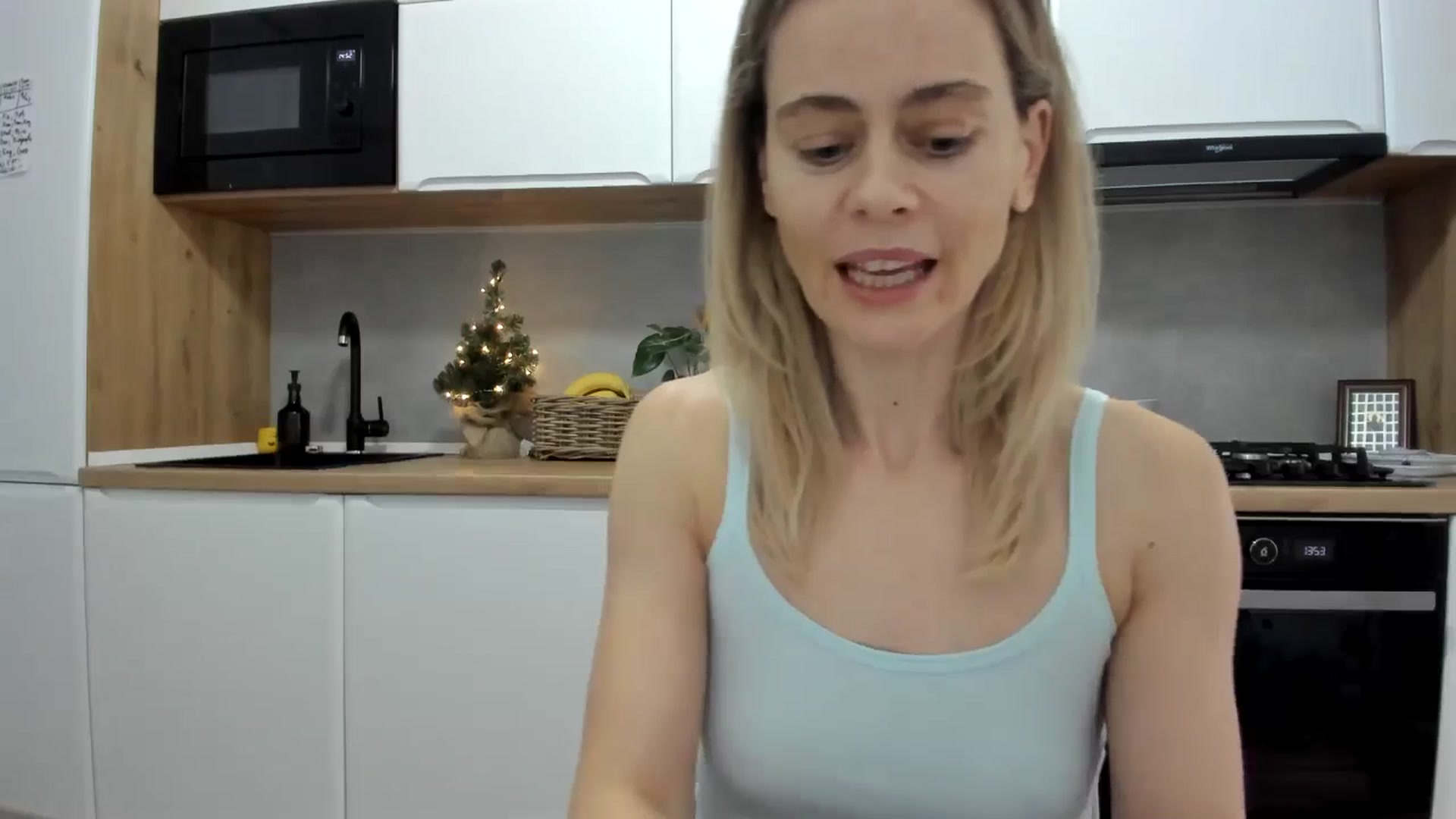 Gallery image thumbnail from DebbyPaige's myfreecams stream on, 12/08/2025, 12:20 image 17 of 20