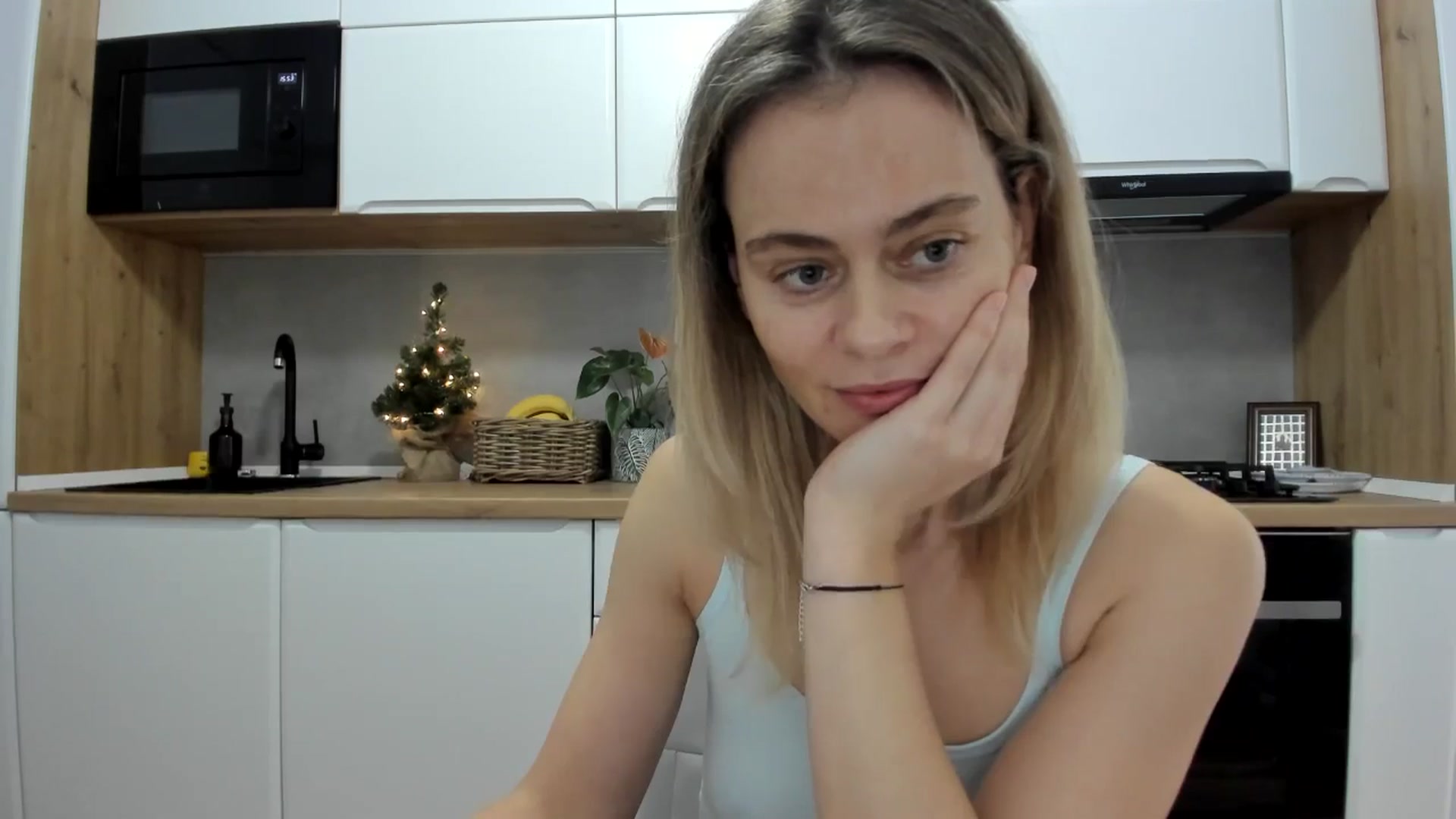 Gallery image thumbnail from DebbyPaige's myfreecams stream on, 12/08/2025, 15:01 image 4 of 20