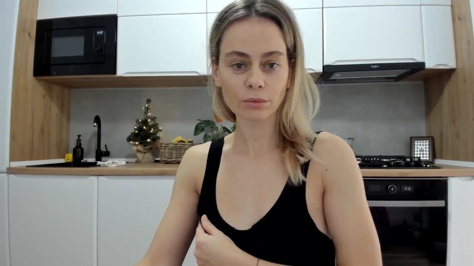 Gallery image thumbnail from DebbyPaige's myfreecams stream on, 12/09/2025, 11:56 image 13 of 20