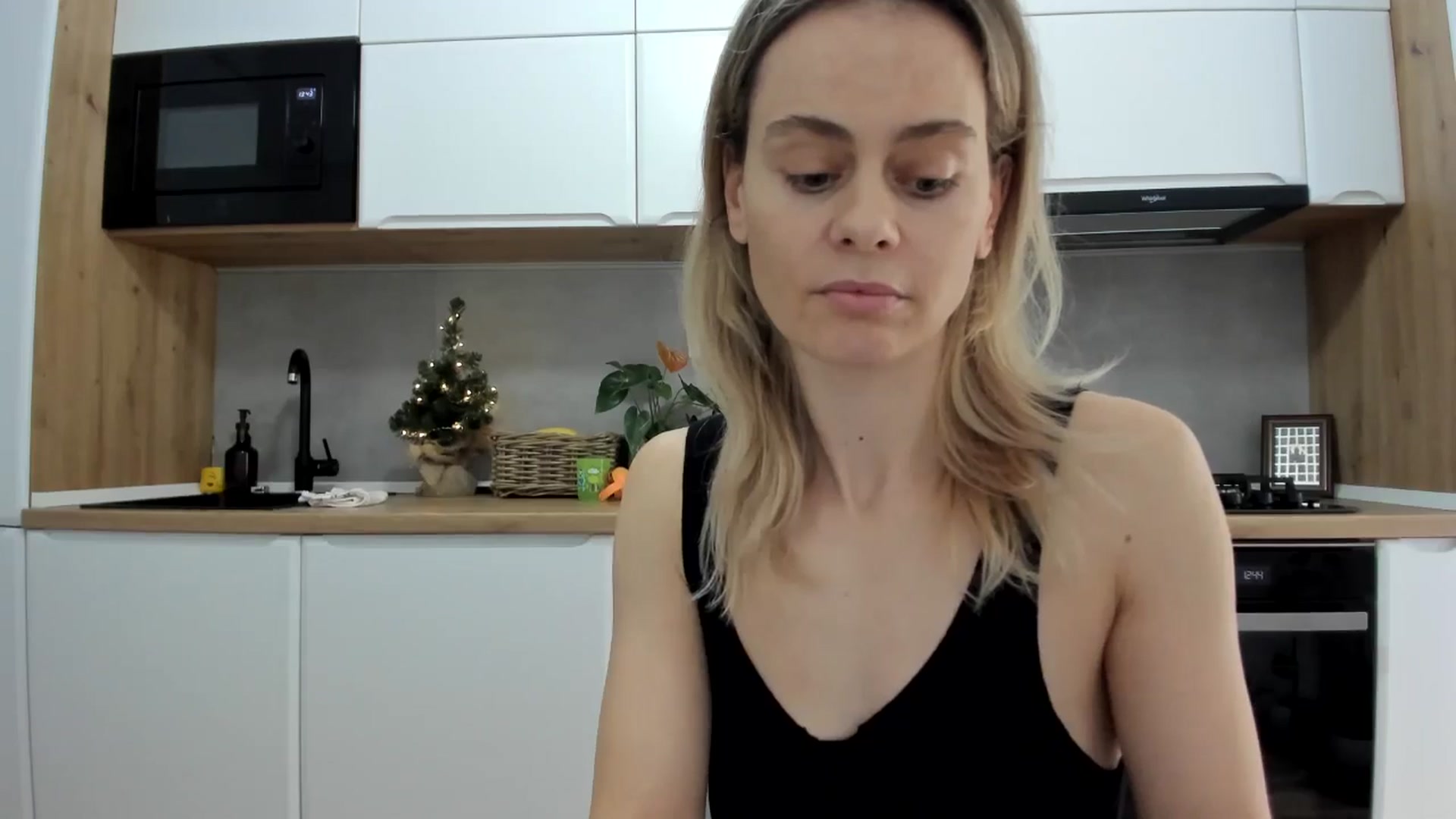 Gallery image thumbnail from DebbyPaige's myfreecams stream on, 12/09/2025, 11:56 image 6 of 20