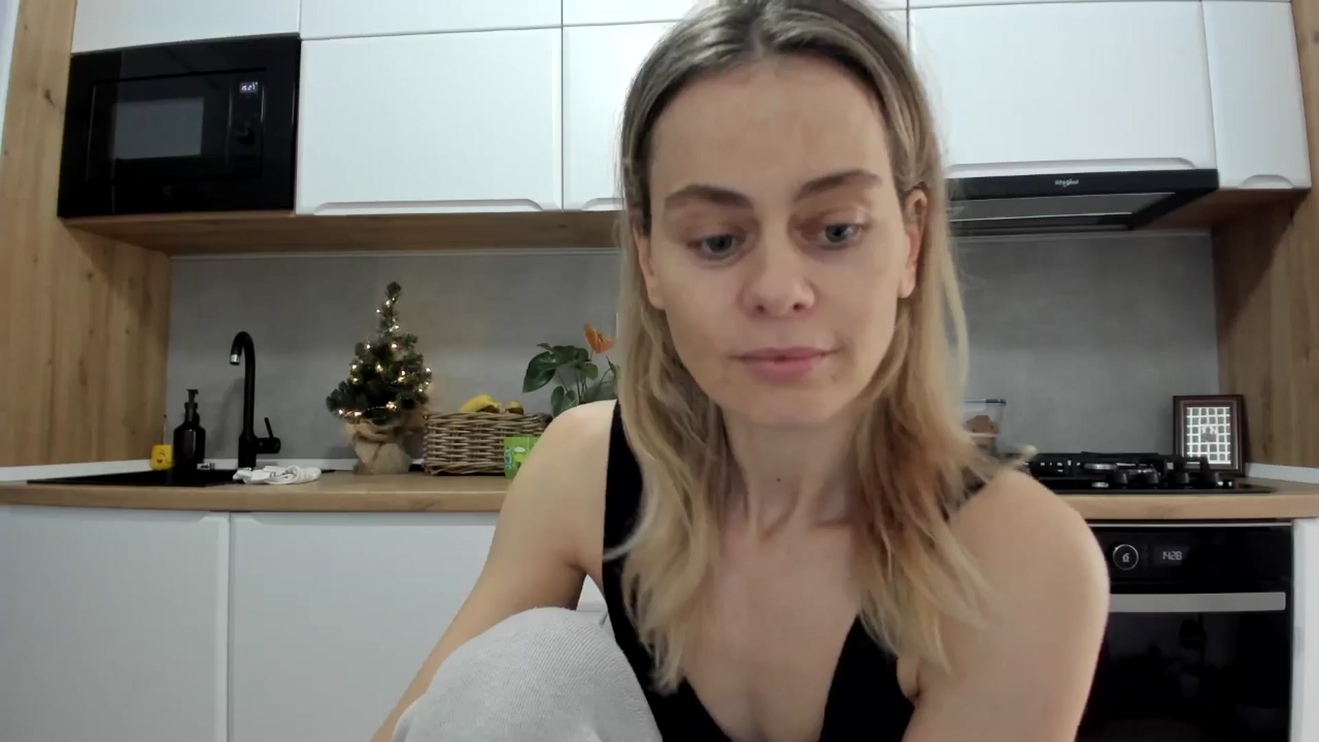 Gallery image thumbnail from DebbyPaige's myfreecams stream on, 12/09/2025, 12:45 image 13 of 20