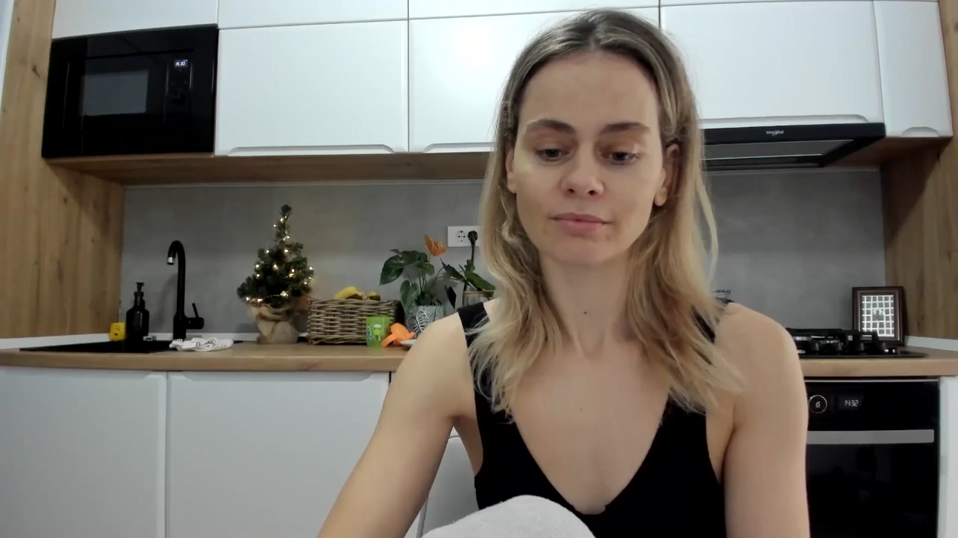 Gallery image thumbnail from DebbyPaige's myfreecams stream on, 12/09/2025, 12:45 image 19 of 20