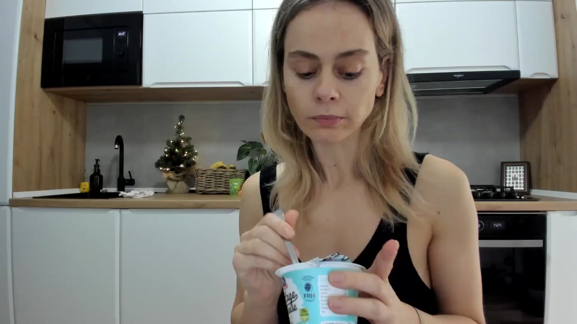 Gallery image thumbnail from DebbyPaige's myfreecams stream on, 12/09/2025, 12:45 image 6 of 20