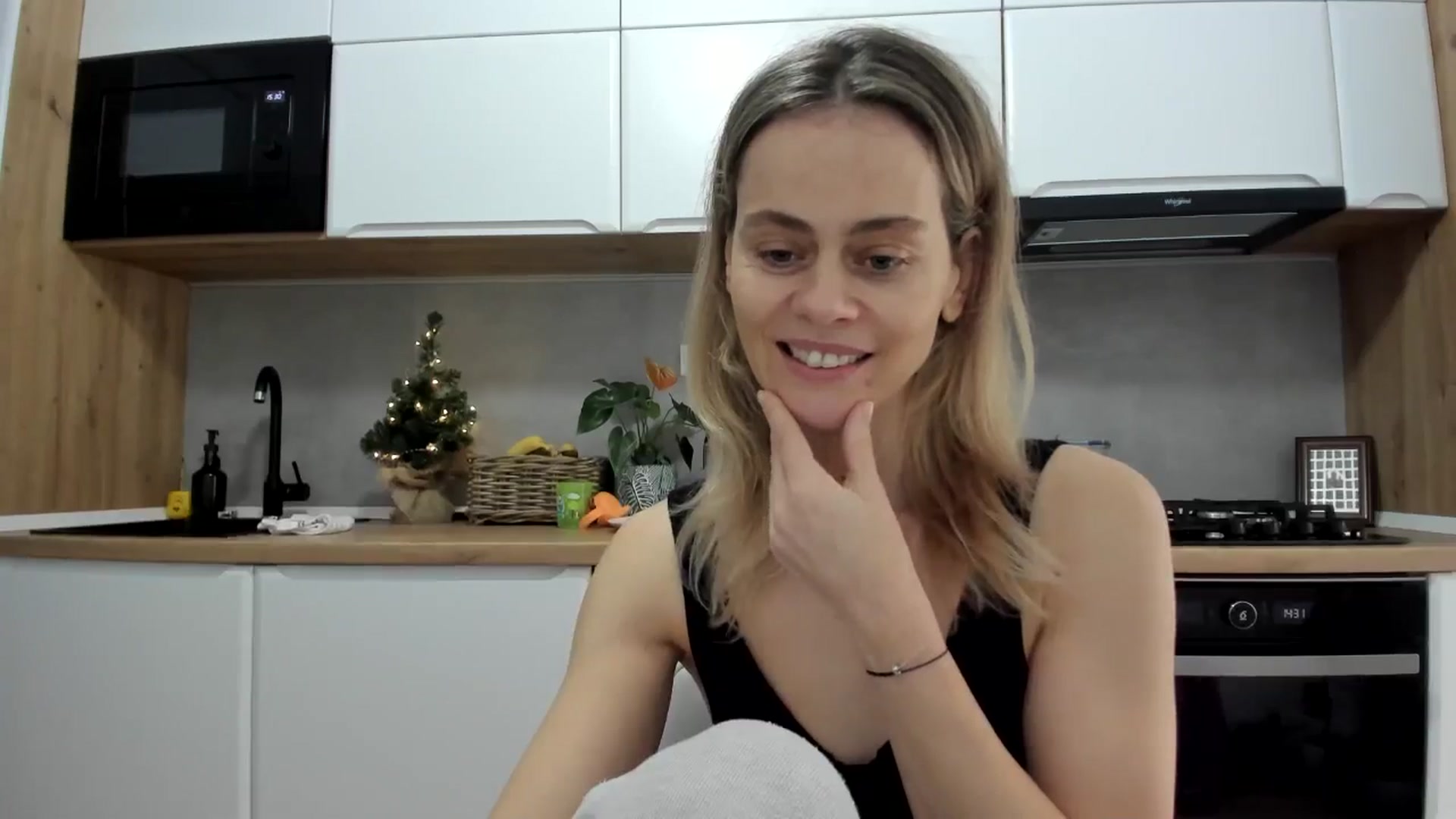 Gallery image thumbnail from DebbyPaige's myfreecams stream on, 12/09/2025, 12:45 image 18 of 20