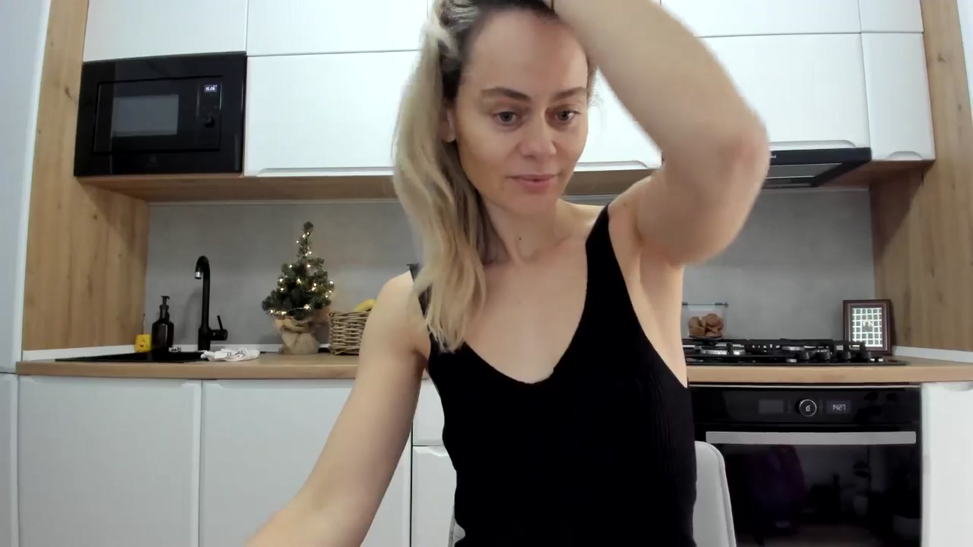 Gallery image thumbnail from DebbyPaige's myfreecams stream on, 12/09/2025, 12:45 image 12 of 20