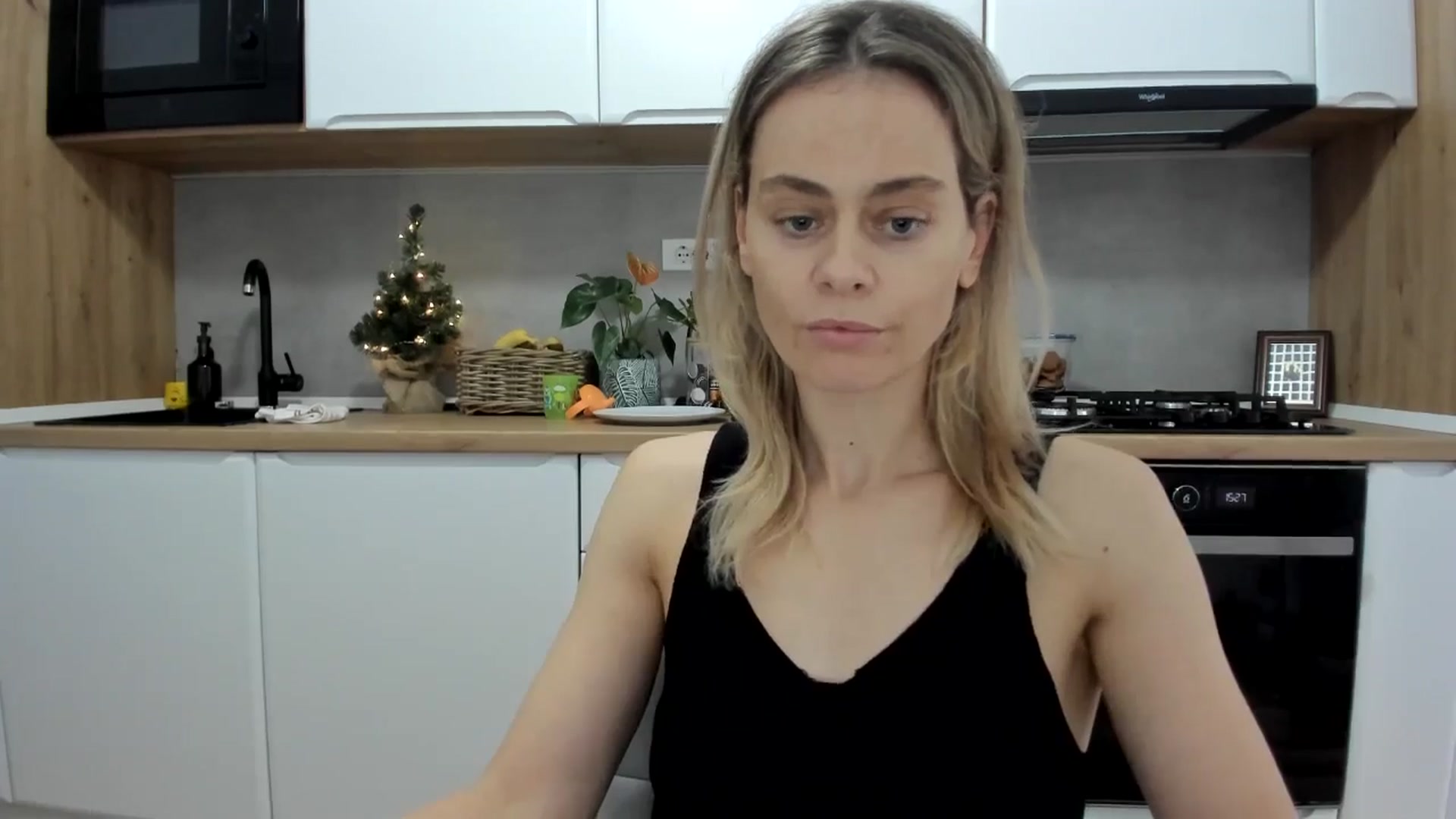Gallery image thumbnail from DebbyPaige's myfreecams stream on, 12/09/2025, 13:59 image 10 of 20