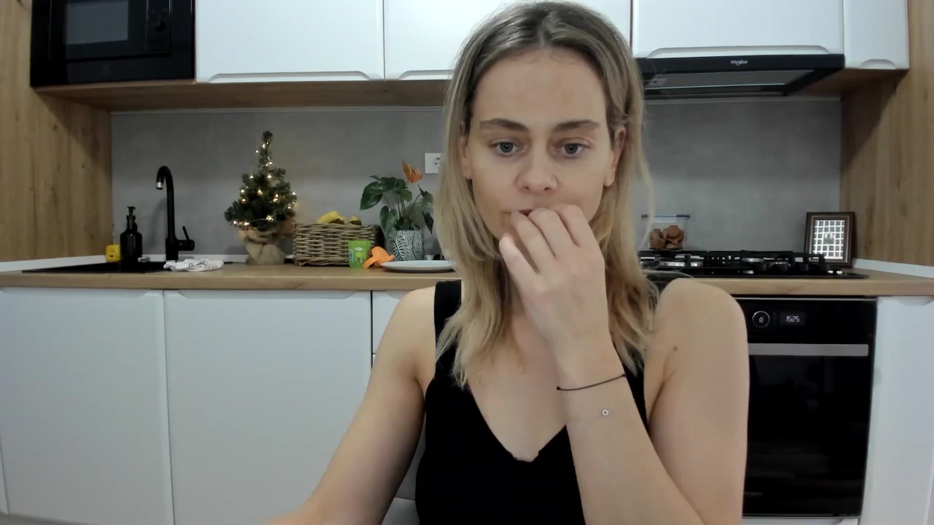 Gallery image thumbnail from DebbyPaige's myfreecams stream on, 12/09/2025, 13:59 image 9 of 20