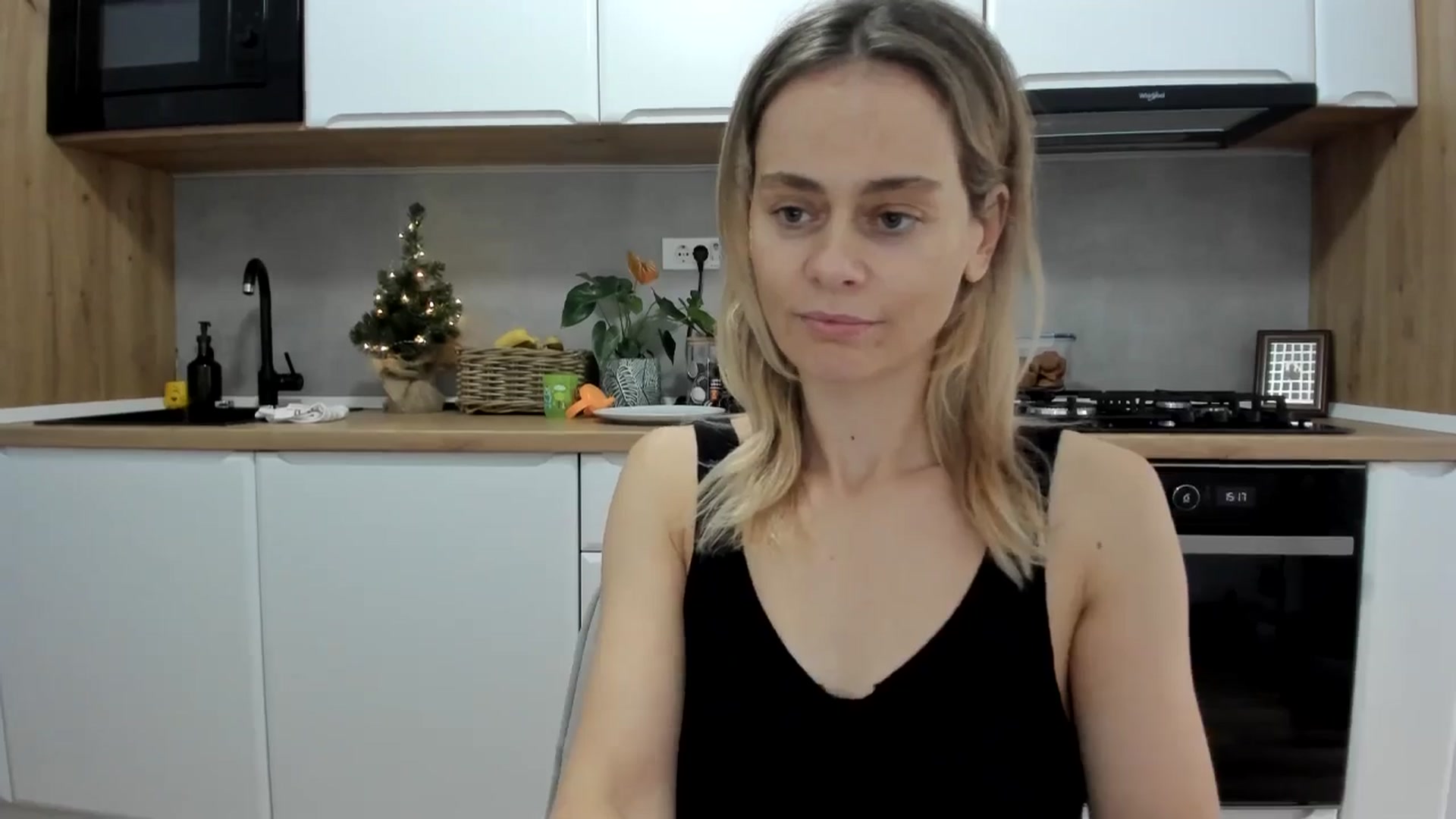 Gallery image thumbnail from DebbyPaige's myfreecams stream on, 12/09/2025, 13:59 image 6 of 20