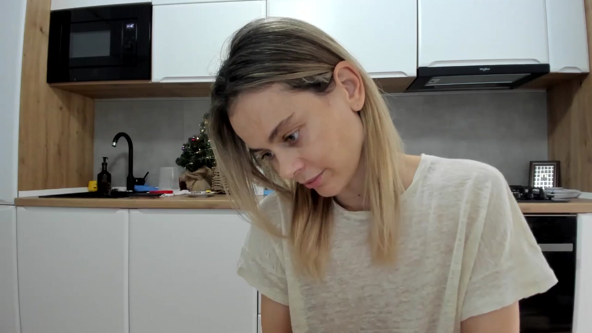 Gallery image thumbnail from DebbyPaige's myfreecams stream on, 12/16/2025, 14:07 image 10 of 20