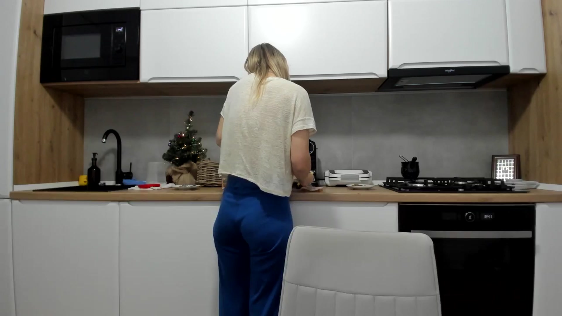 Gallery image thumbnail from DebbyPaige's myfreecams stream on, 12/16/2025, 14:56 image 15 of 20