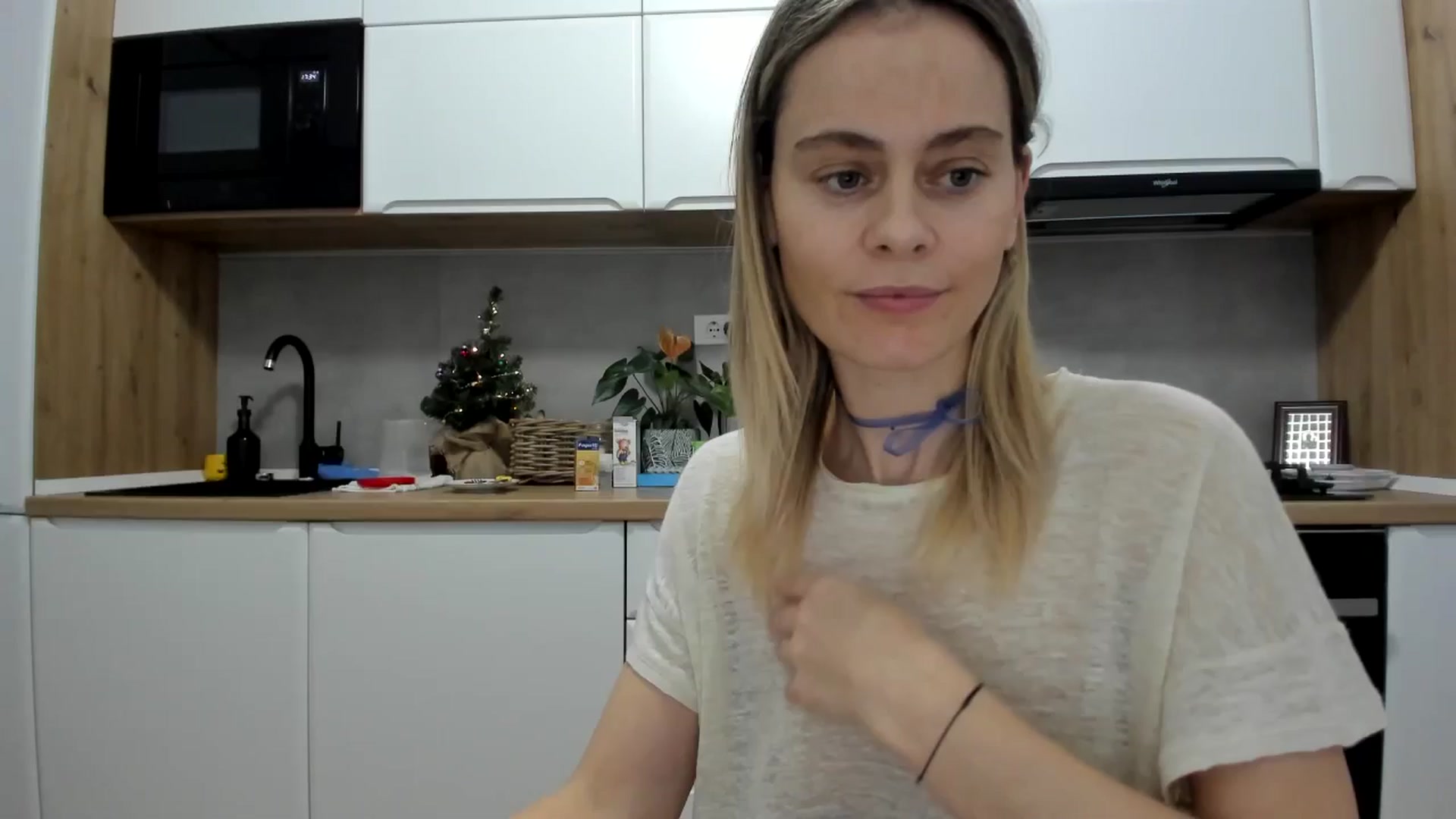 Gallery image thumbnail from DebbyPaige's myfreecams stream on, 12/16/2025, 14:56 image 12 of 20