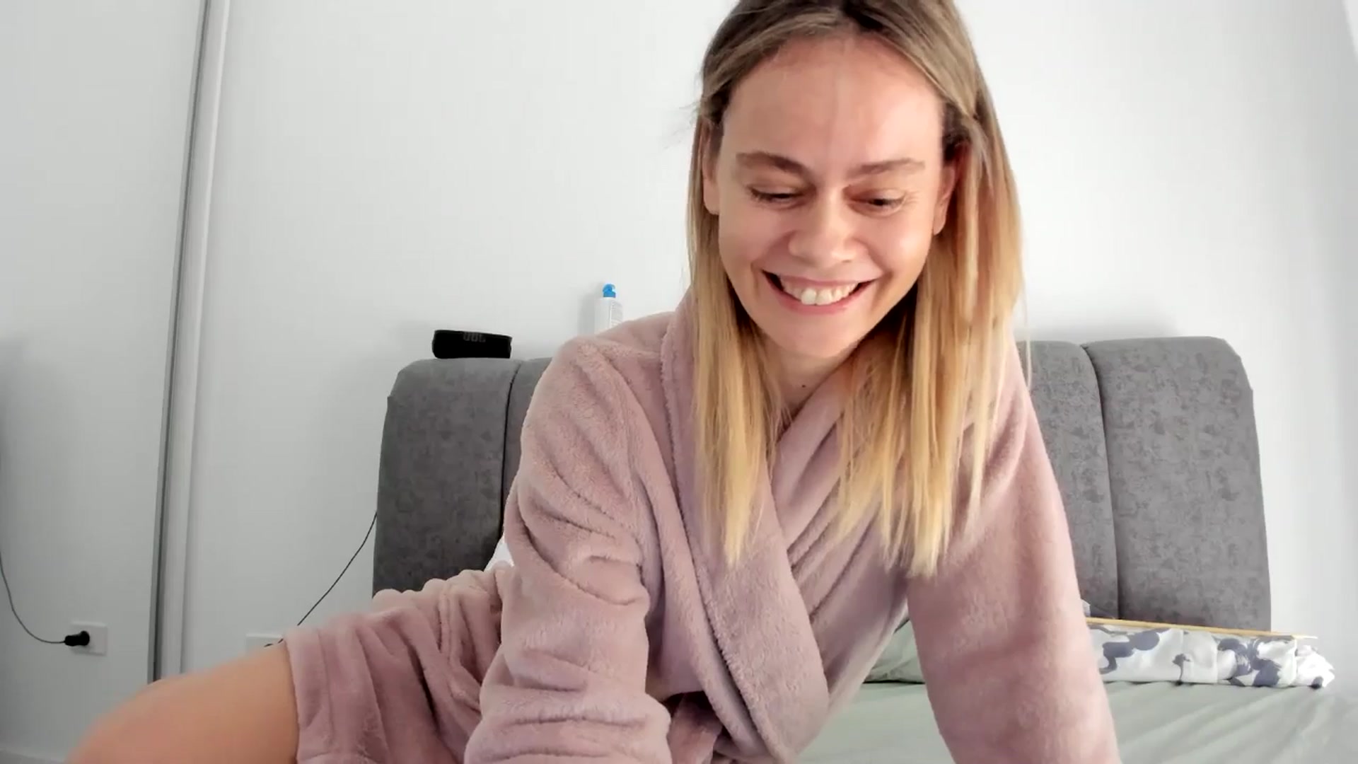 Gallery image thumbnail from DebbyPaige's myfreecams stream on, 12/18/2025, 11:31 image 18 of 20