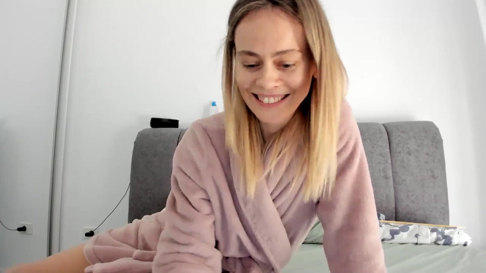 Gallery image thumbnail from DebbyPaige's myfreecams stream on, 12/18/2025, 11:31 image 17 of 20
