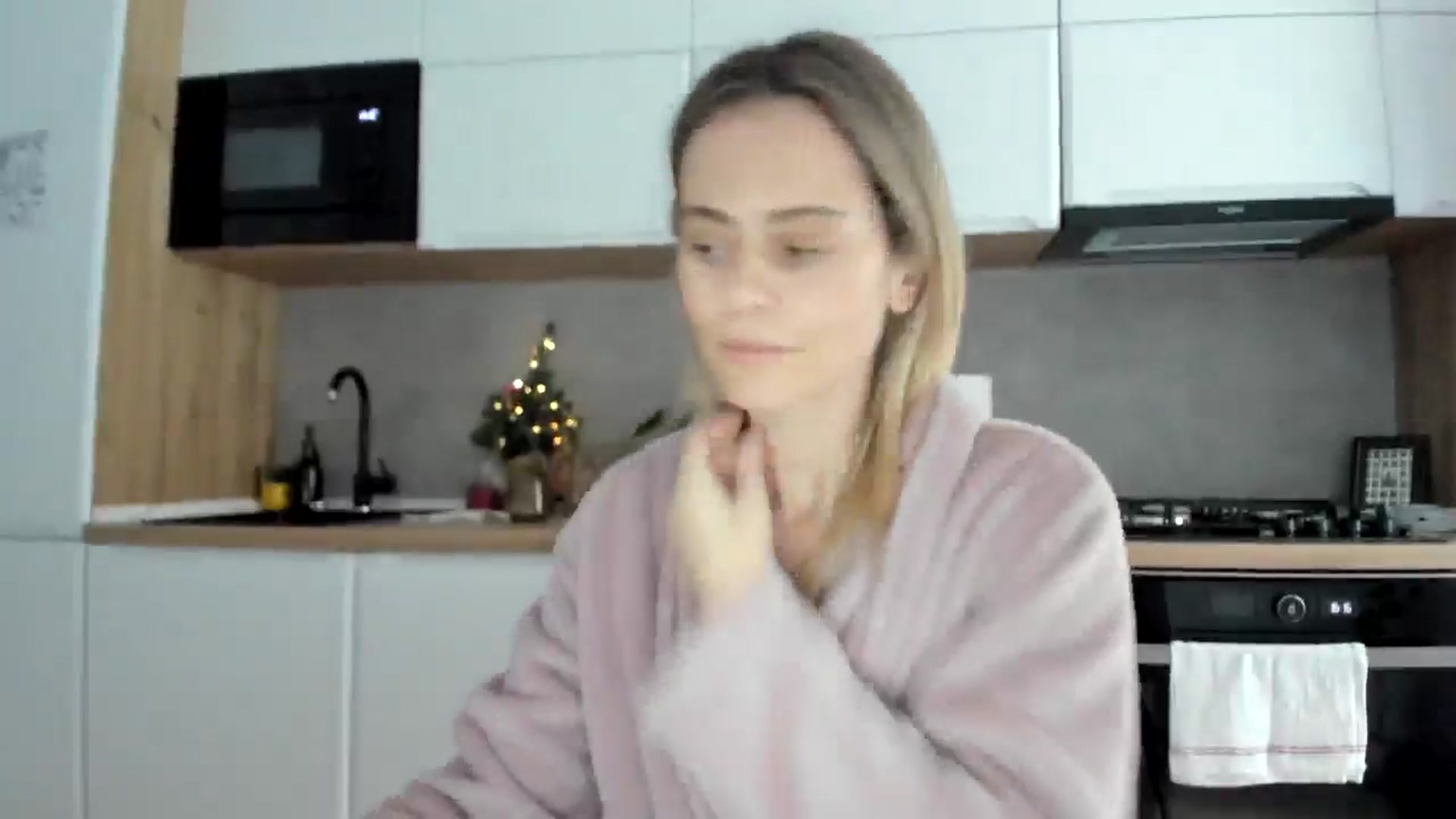 Gallery image thumbnail from DebbyPaige's myfreecams stream on, 12/19/2025, 14:23 image 18 of 20