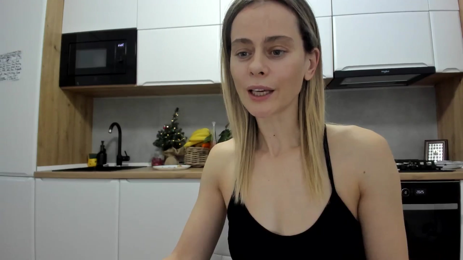 Gallery image thumbnail from DebbyPaige's myfreecams stream on, 12/19/2025, 18:54 image 17 of 20