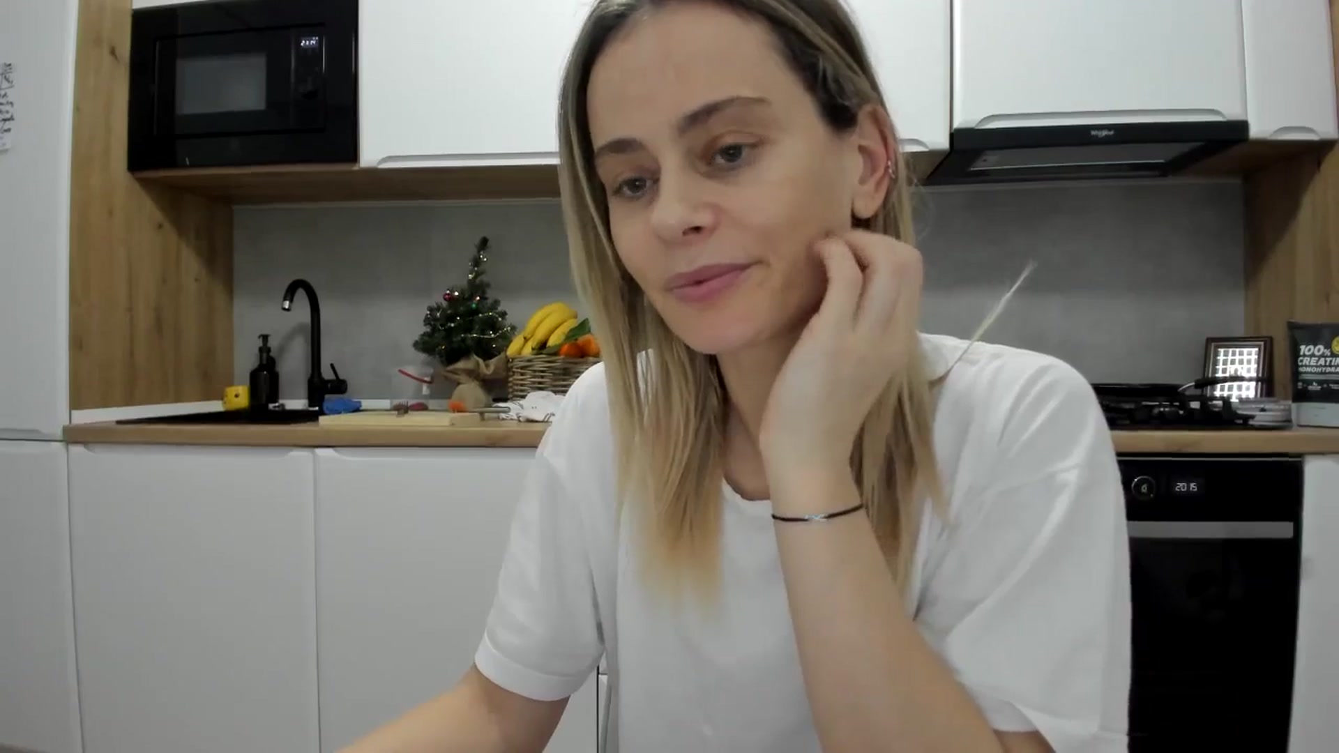 Gallery image thumbnail from DebbyPaige's myfreecams stream on, 12/20/2025, 19:54 image 9 of 20