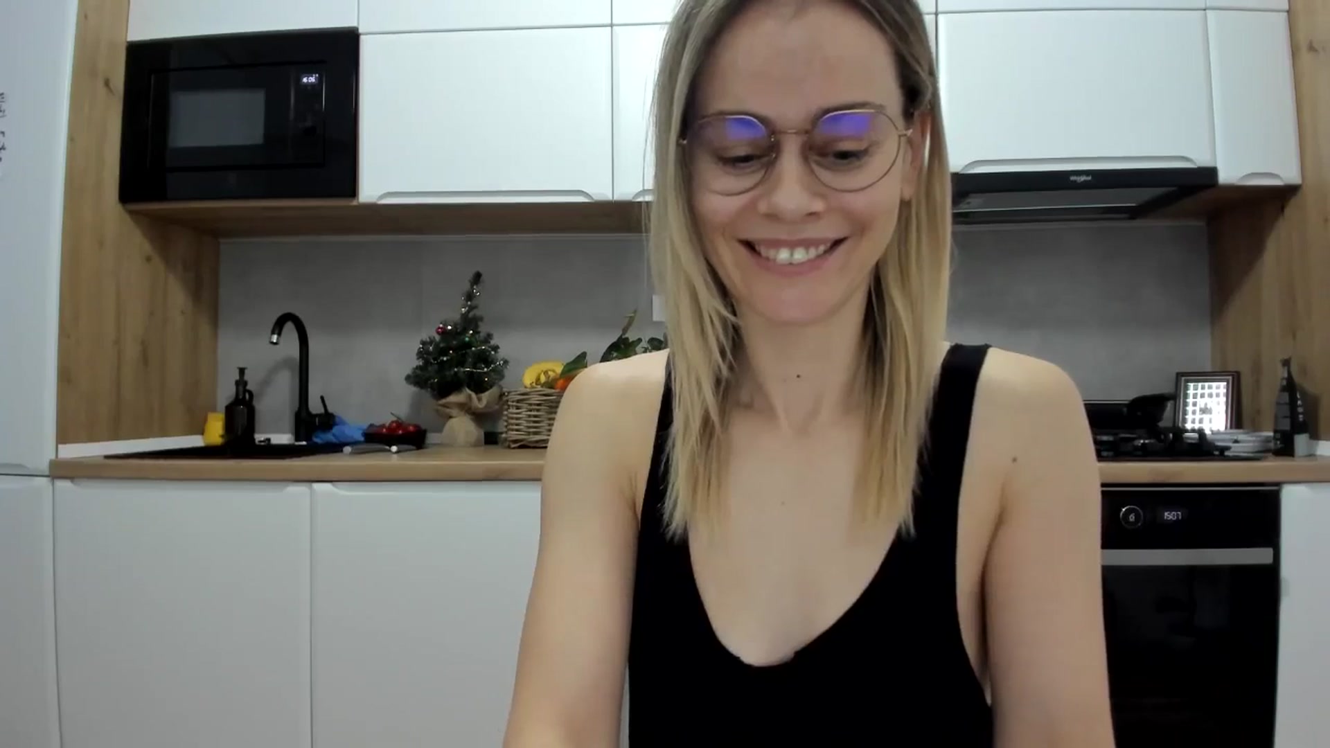 Gallery image thumbnail from DebbyPaige's myfreecams stream on, 12/22/2025, 15:19 image 3 of 20