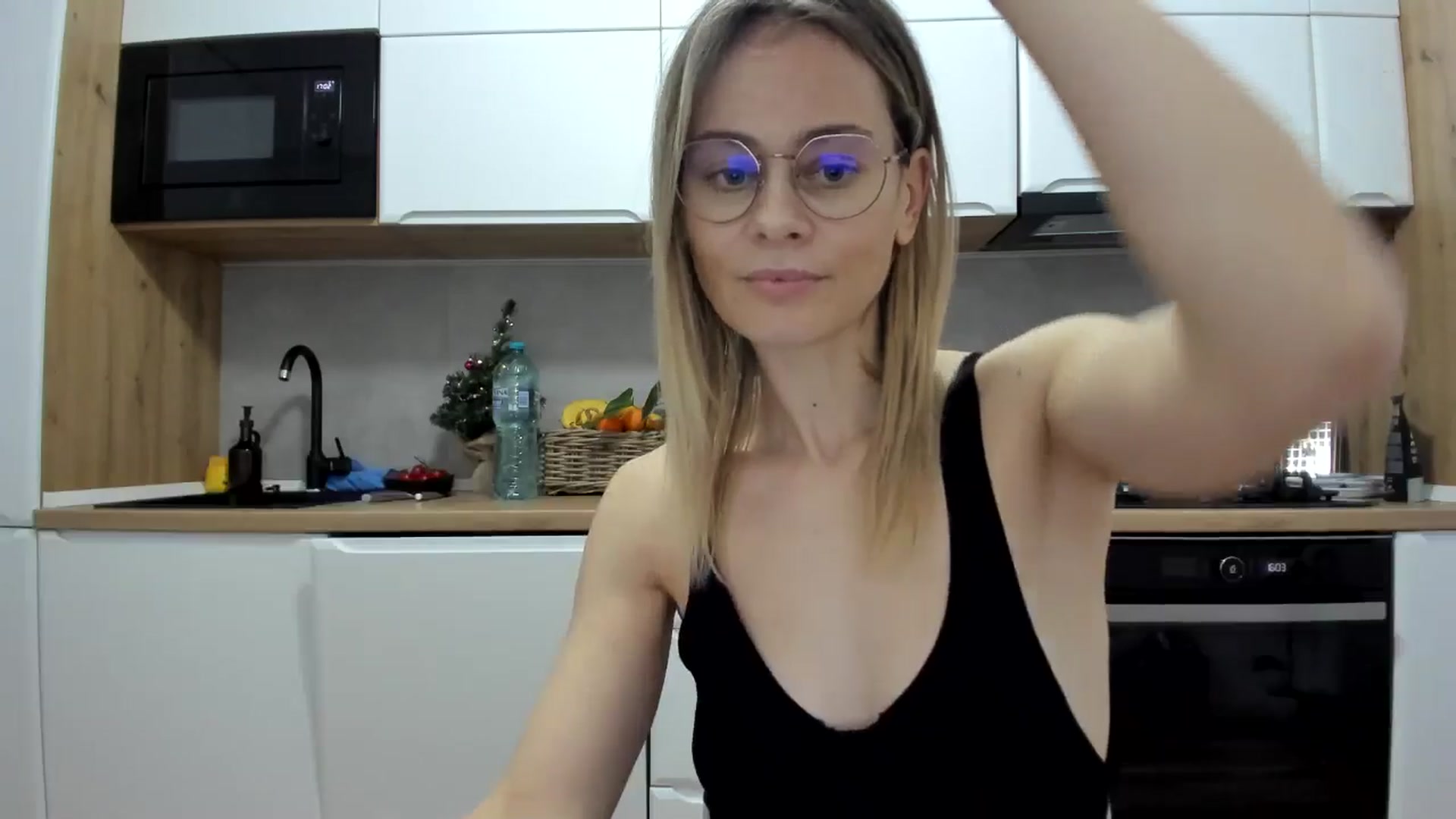 Gallery image thumbnail from DebbyPaige's myfreecams stream on, 12/22/2025, 15:19 image 11 of 20