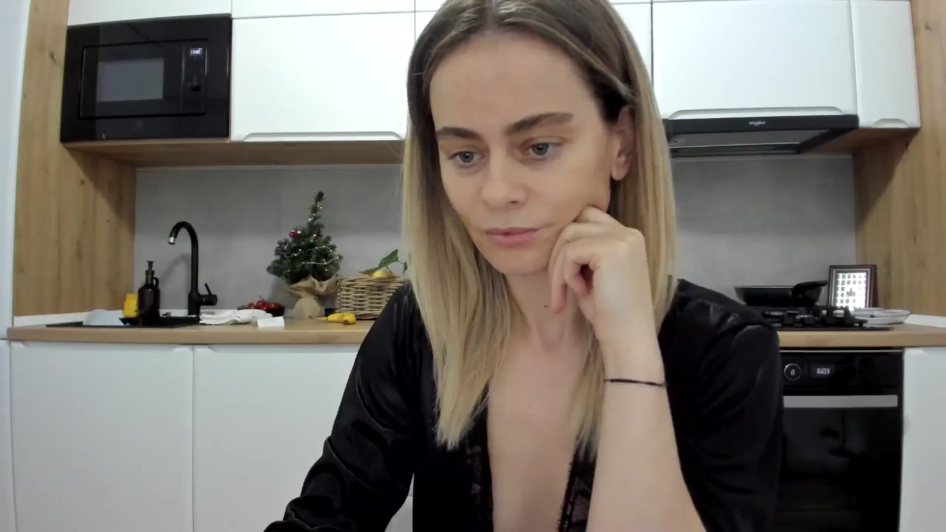 Gallery image thumbnail from DebbyPaige's myfreecams stream on, 12/23/2025, 14:24 image 4 of 20