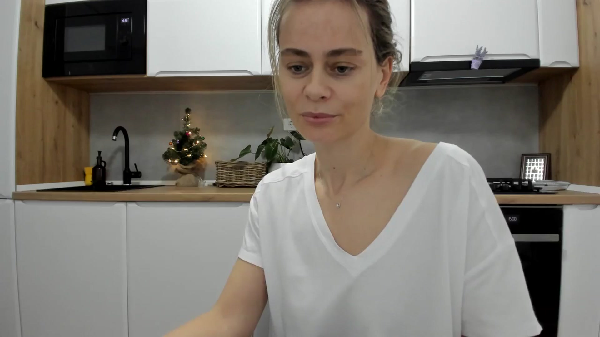 Gallery image thumbnail from DebbyPaige's myfreecams stream on, 01/04/2026, 13:04 image 20 of 20