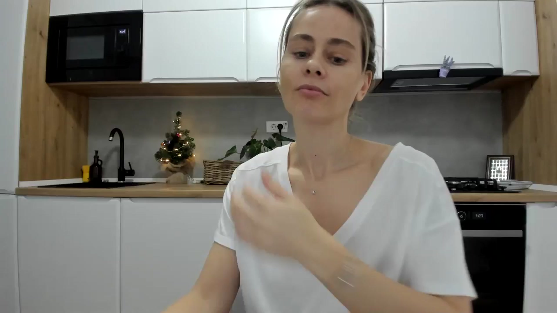 Gallery image thumbnail from DebbyPaige's myfreecams stream on, 01/04/2026, 13:04 image 1 of 20