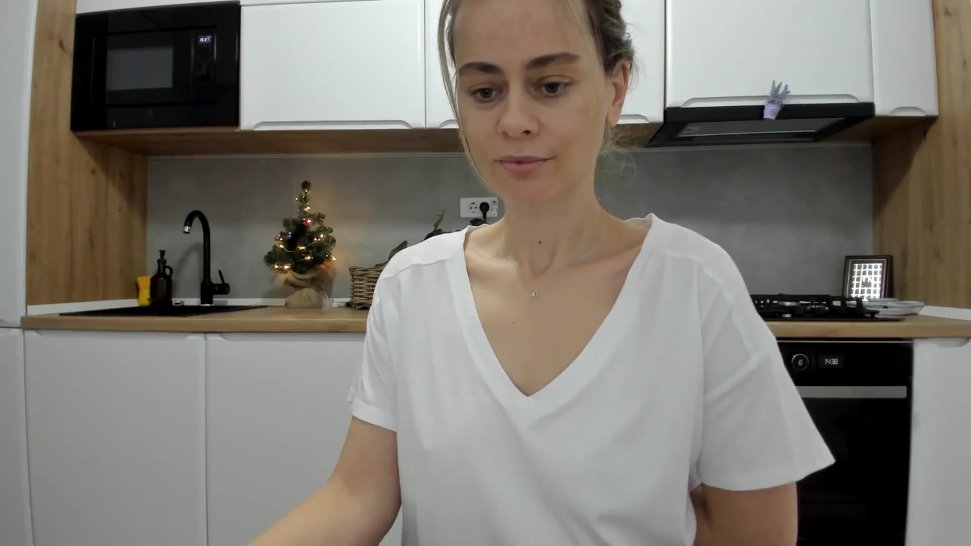 Gallery image thumbnail from DebbyPaige's myfreecams stream on, 01/04/2026, 13:04 image 7 of 20