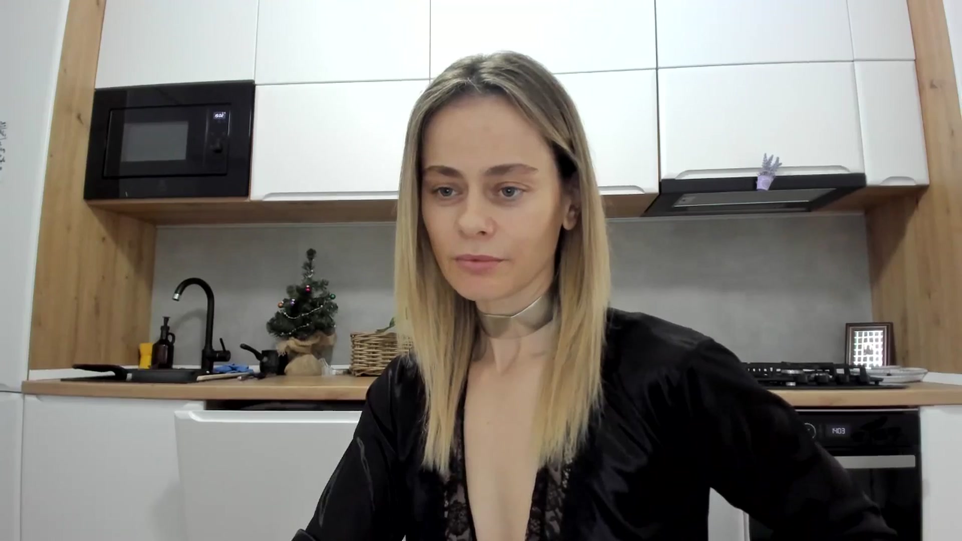 Gallery image thumbnail from DebbyPaige's myfreecams stream on, 01/05/2026, 12:13 image 4 of 20