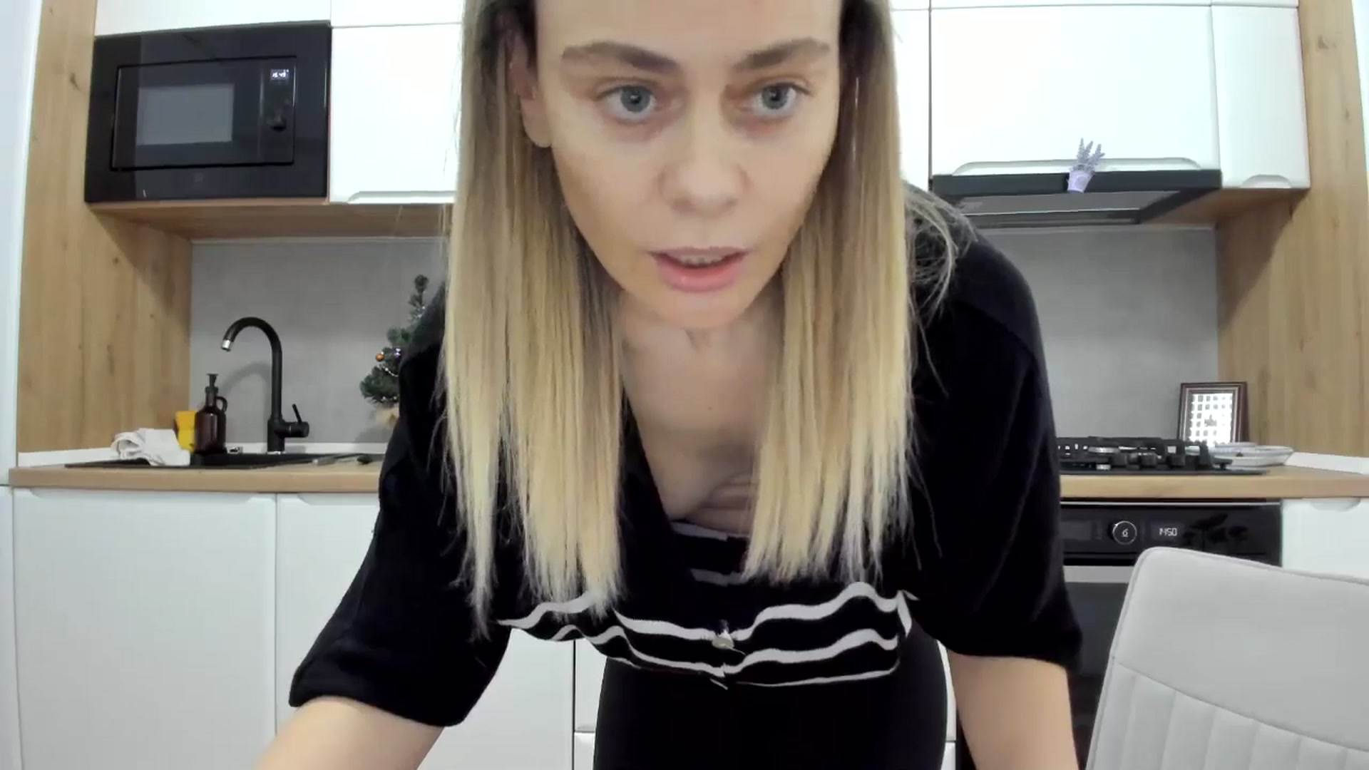 Gallery image thumbnail from DebbyPaige's myfreecams stream on, 01/05/2026, 13:16 image 8 of 20