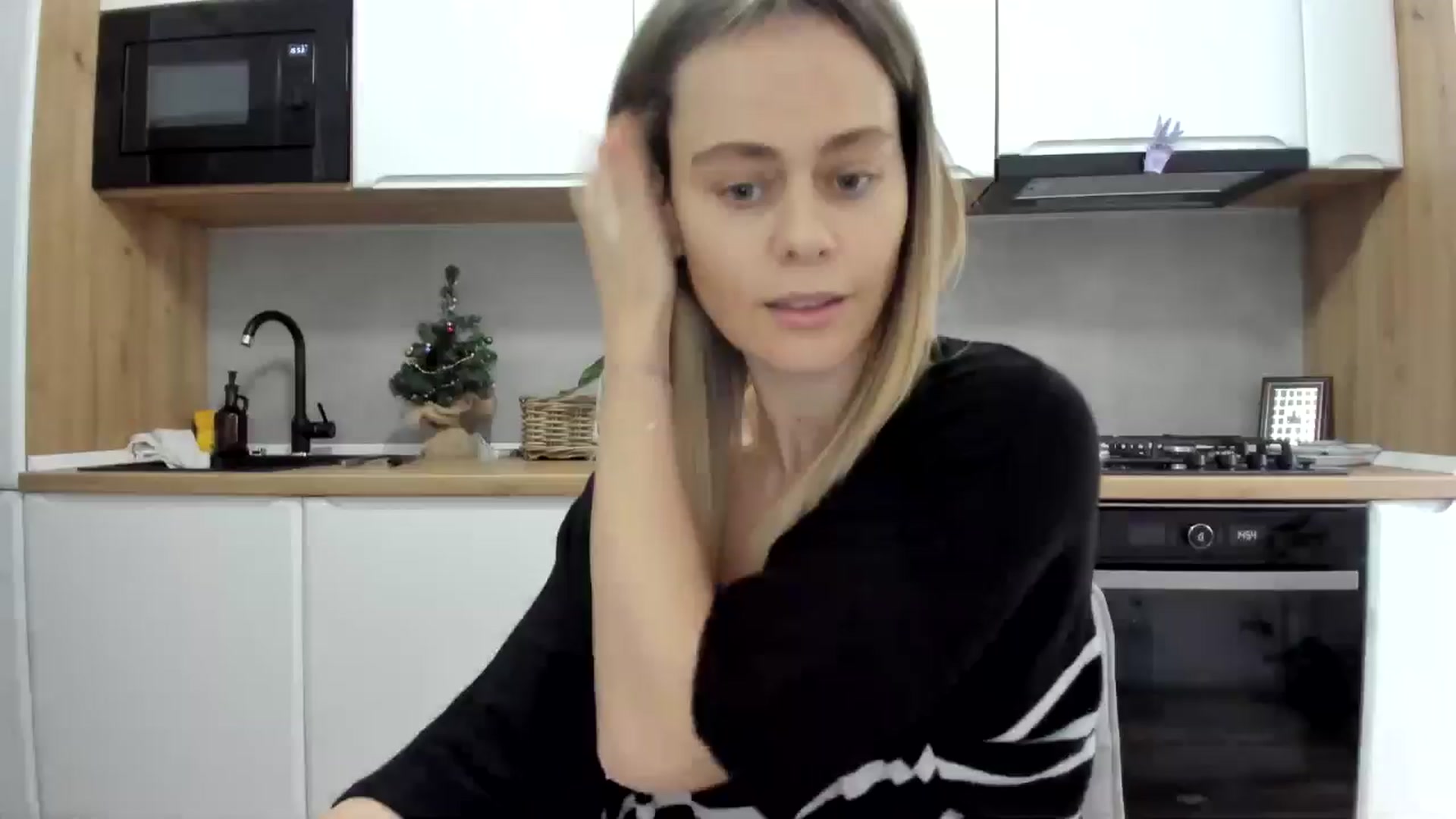 Gallery image thumbnail from DebbyPaige's myfreecams stream on, 01/05/2026, 13:16 image 10 of 20